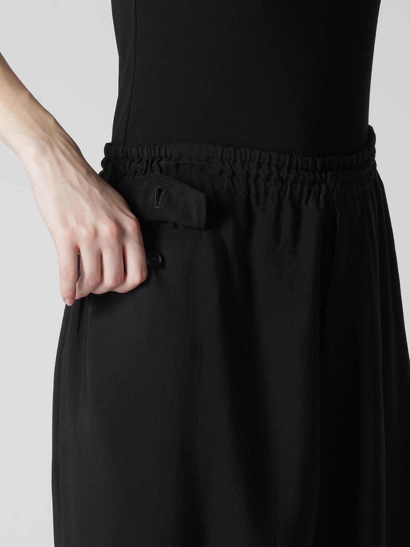 CU/RY HARD TWIST SERGE SHORT PANTS