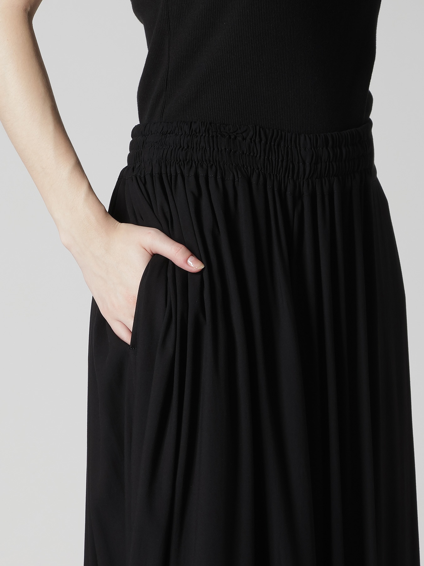 RAYON TWILL RIGHT SIDE GATHER PANTS