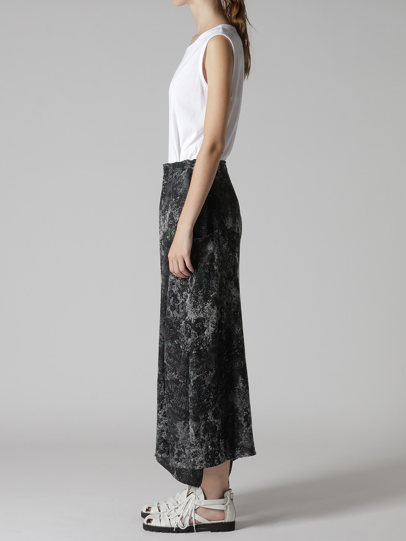 RUG PATTERN JACQUAR ASYMMETERIC PANTS