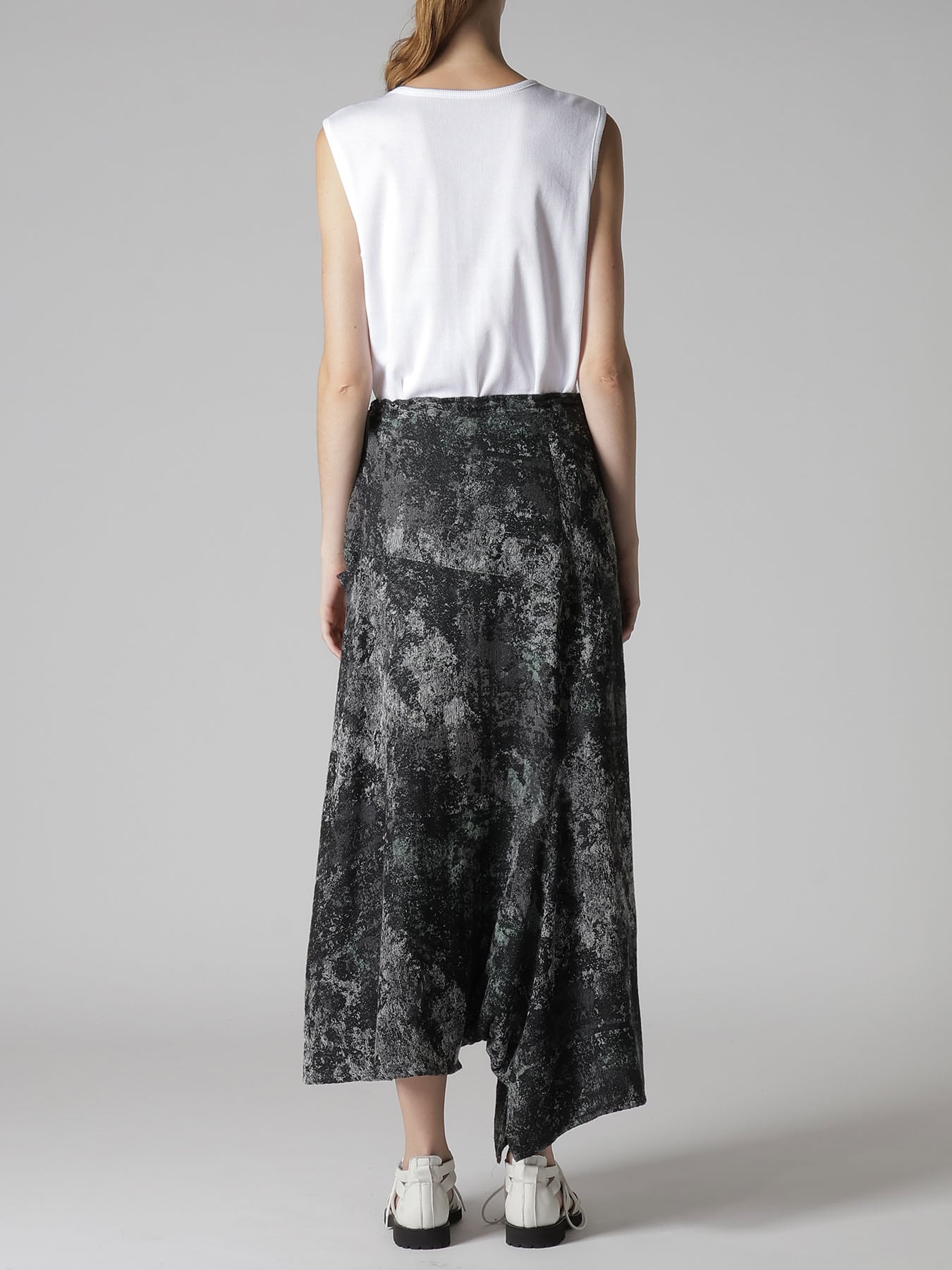 RUG PATTERN JACQUAR ASYMMETERIC PANTS