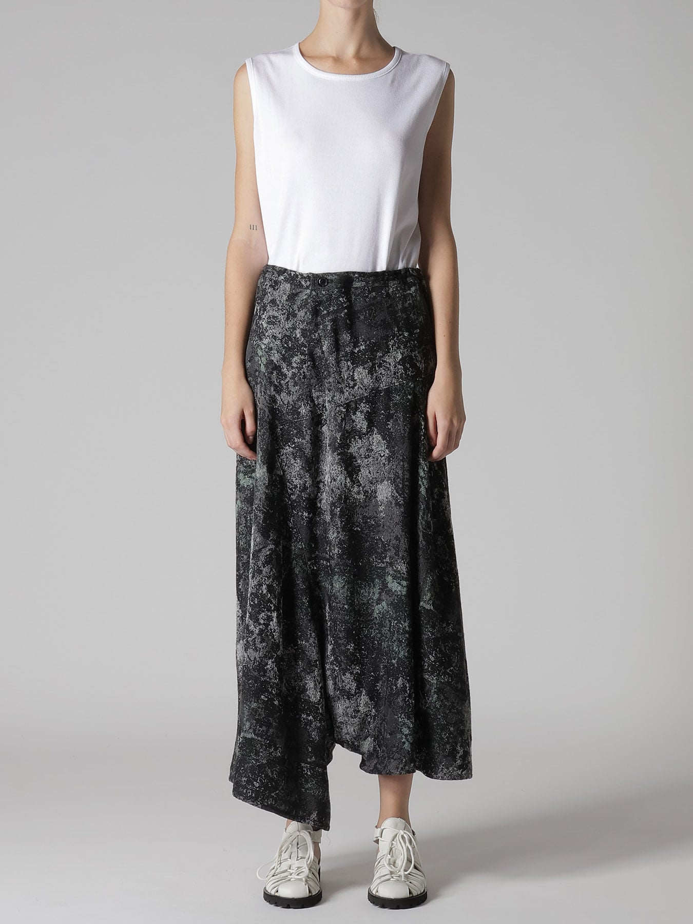 RUG PATTERN JACQUAR ASYMMETERIC PANTS