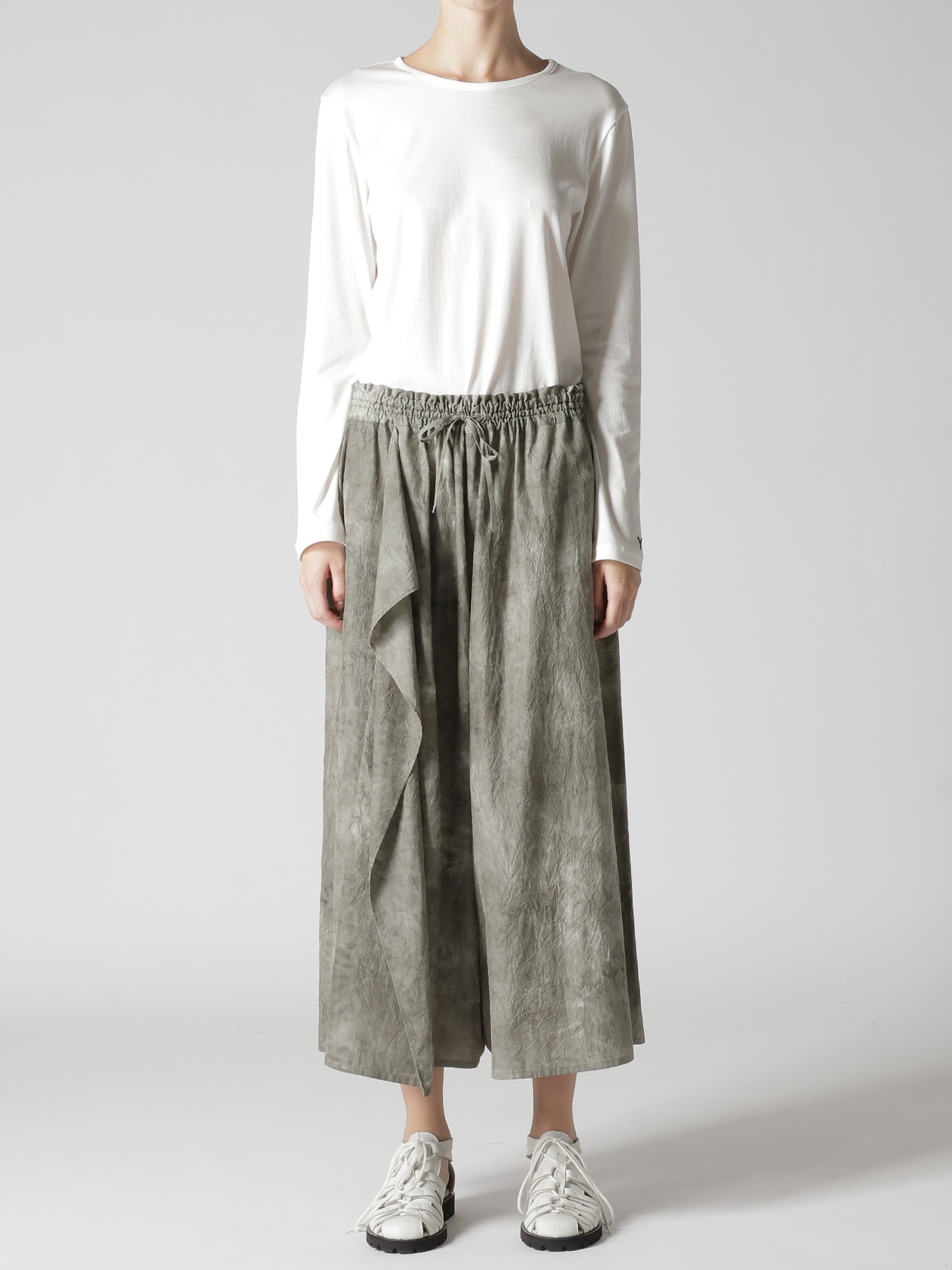 "CHUSEN" DRAPE FLARE PANTS