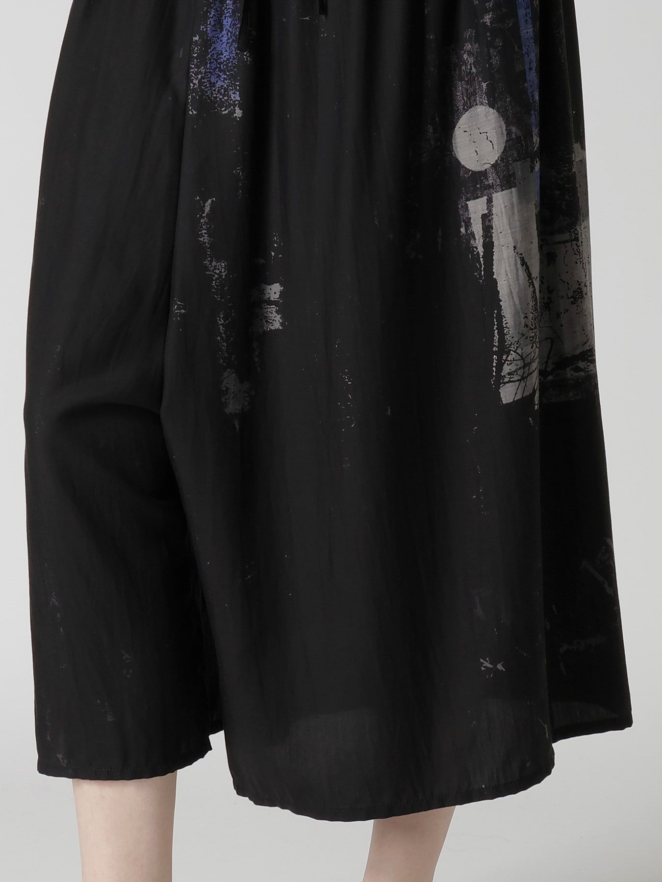 CUPRO/DUNGAREE ASYMMETRIC GATHERED PANTS