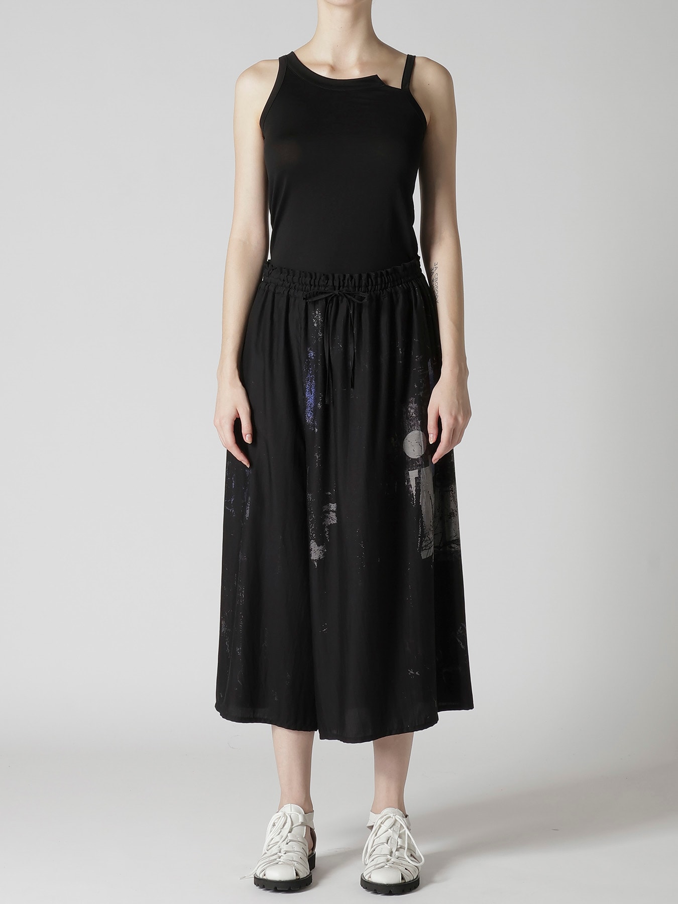 CUPRO/DUNGAREE ASYMMETRIC GATHERED PANTS