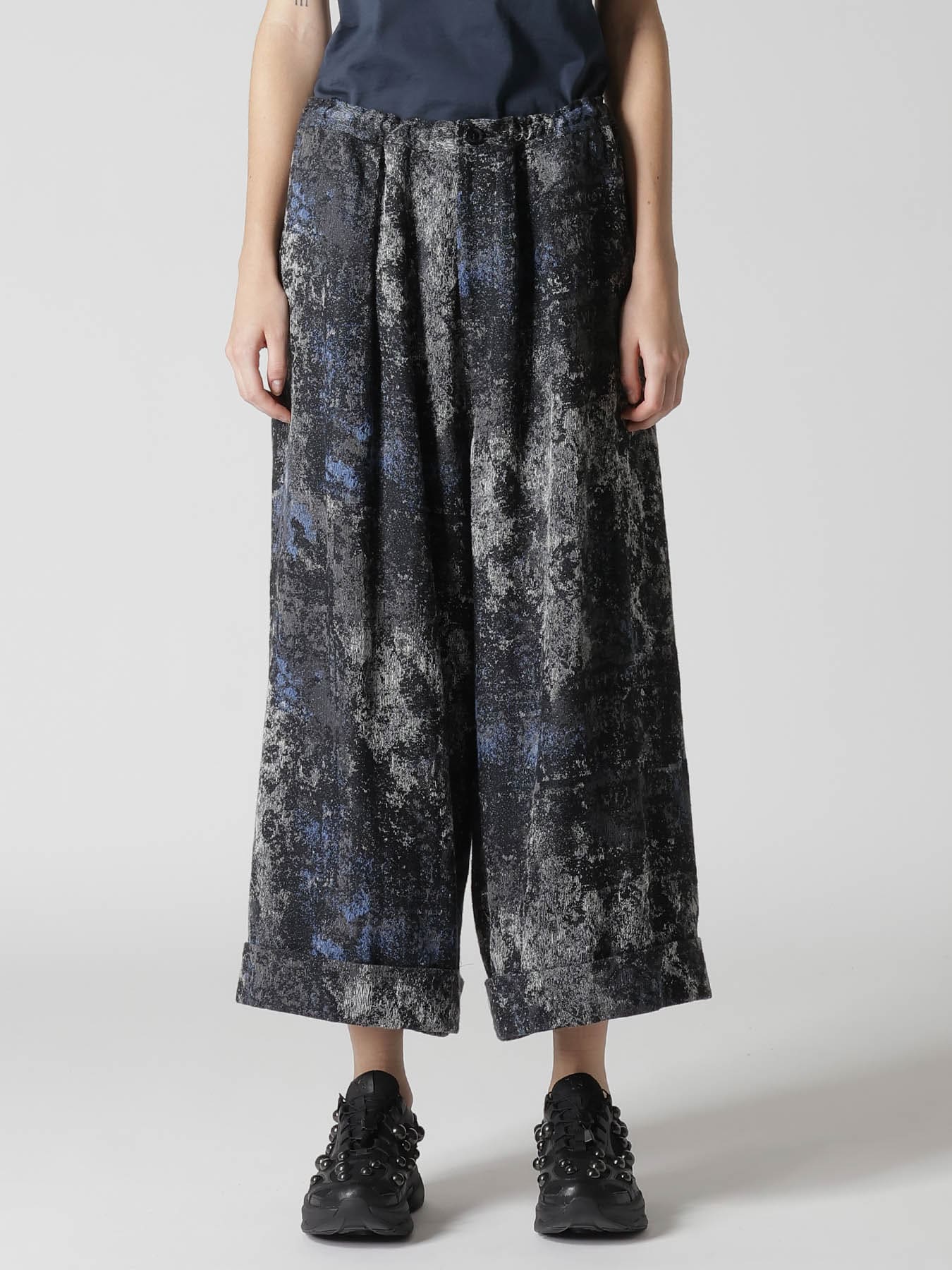 RUG PATTERN JACQUAR FRONT TUCK MACKIN PANTS