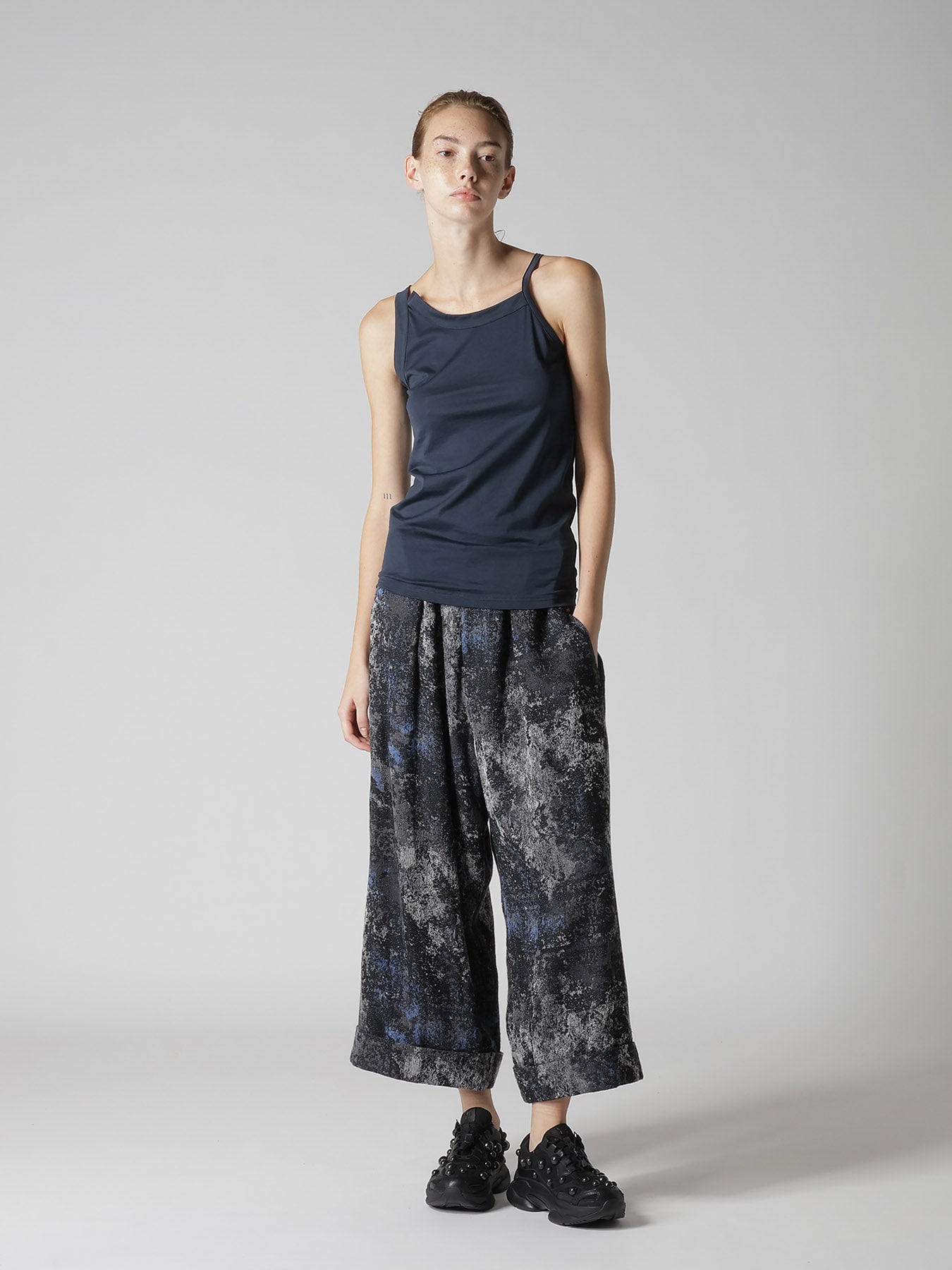 RUG PATTERN JACQUAR FRONT TUCK MACKIN PANTS