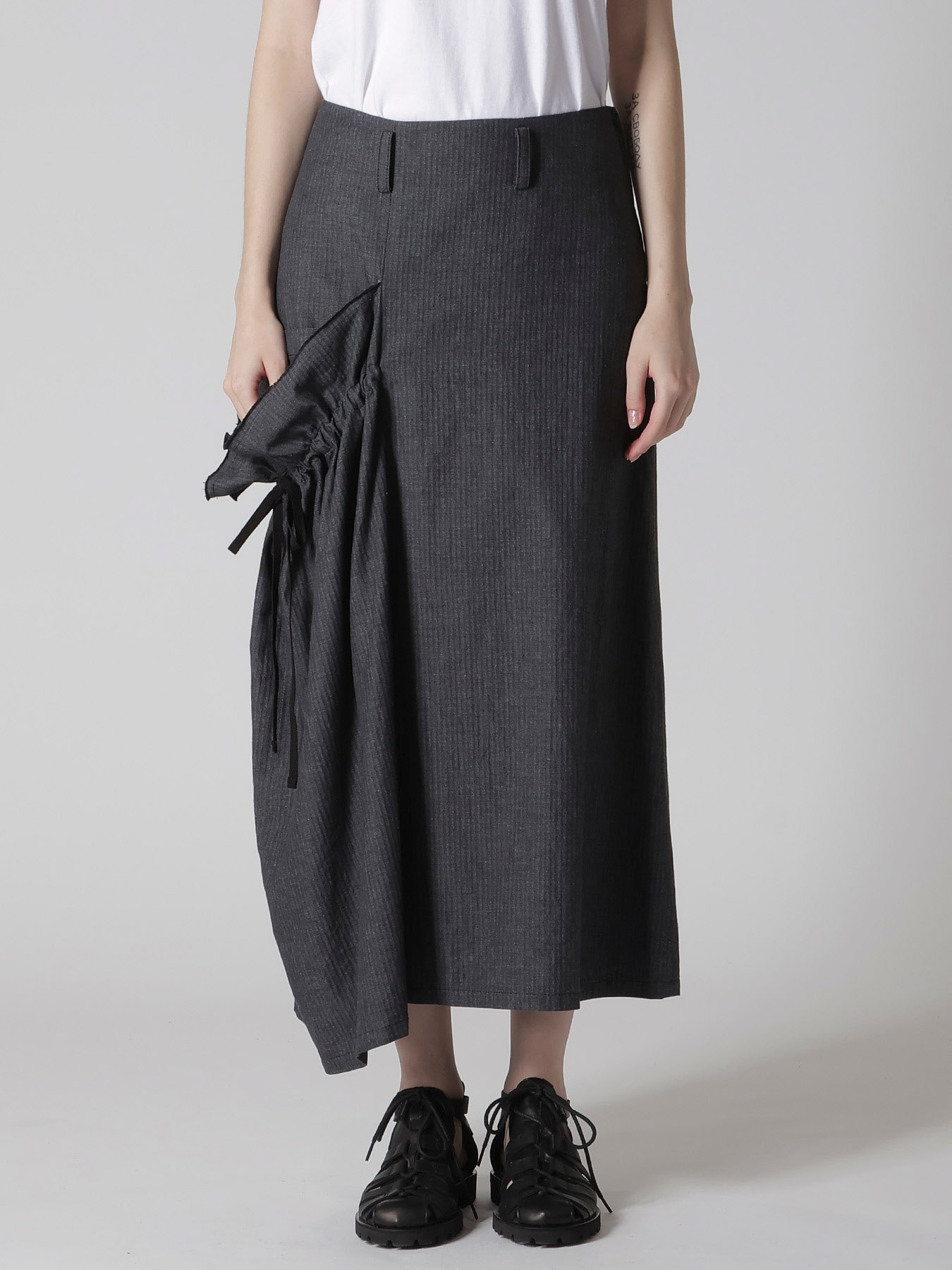 HERRINGBONE DENIM RIGHT SIDE GATHER SKIRT