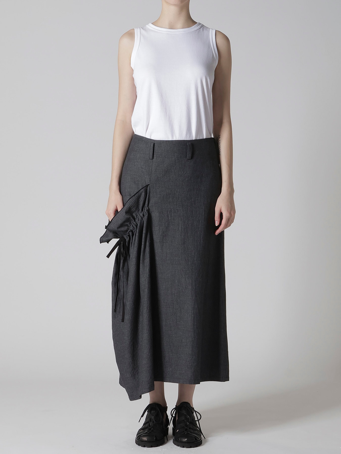 HERRINGBONE DENIM RIGHT SIDE GATHER SKIRT