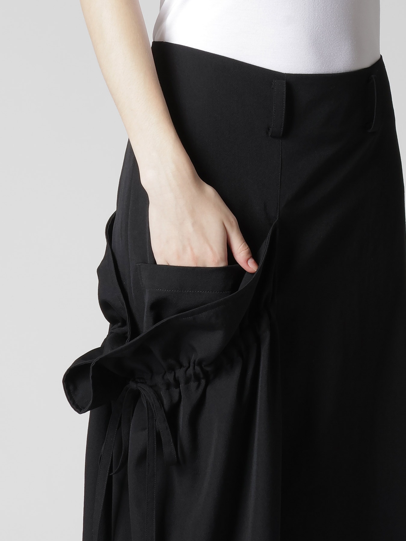 WOOL GABARDINE SIDE GATHERED SKIRT
