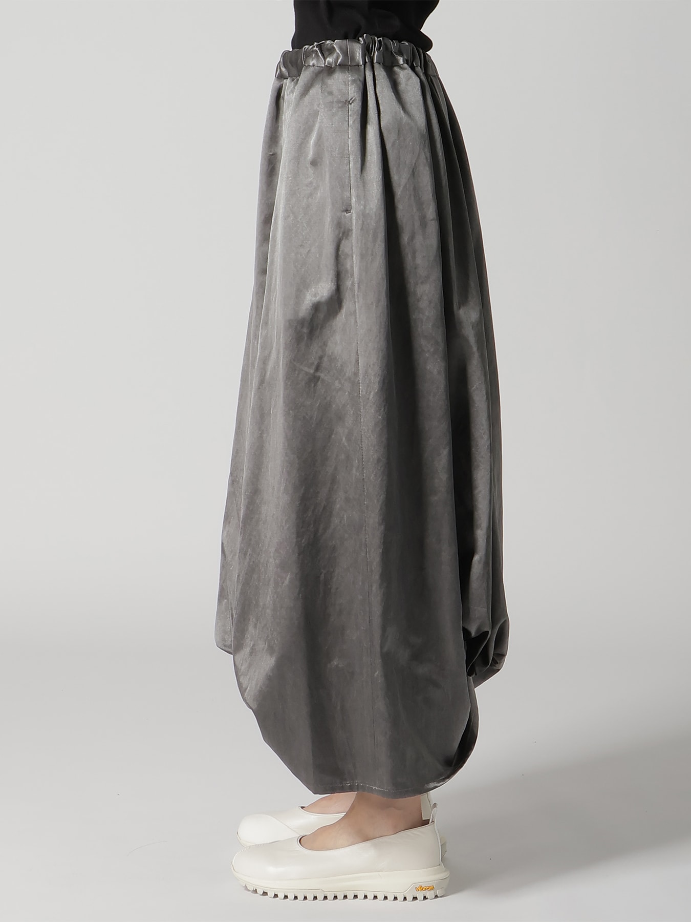 BLEACH SATIN TUCK SKIRT