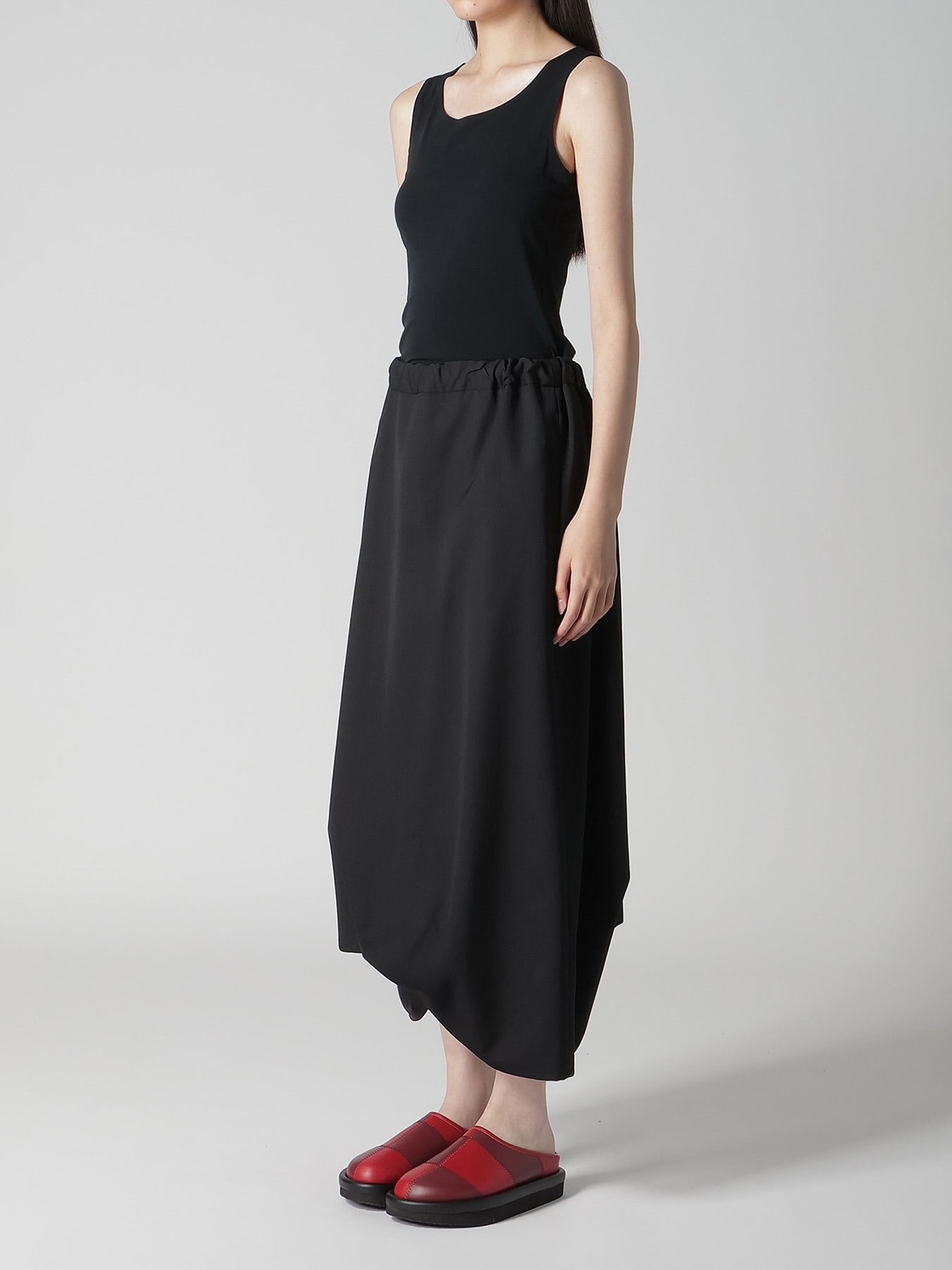 WOOL GABARDINE TUCK SKIRT