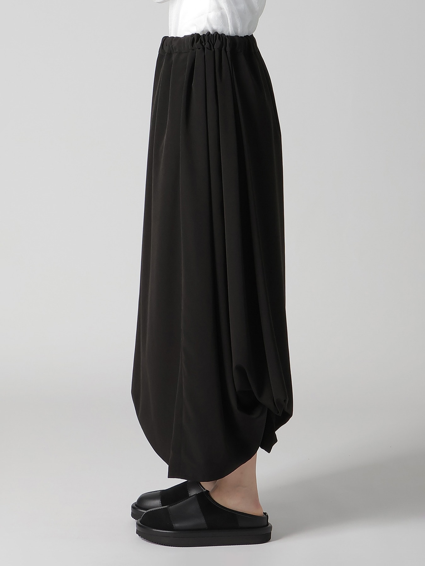 TA/PE SUPER VIYON TUSSER TUCK SKIRT