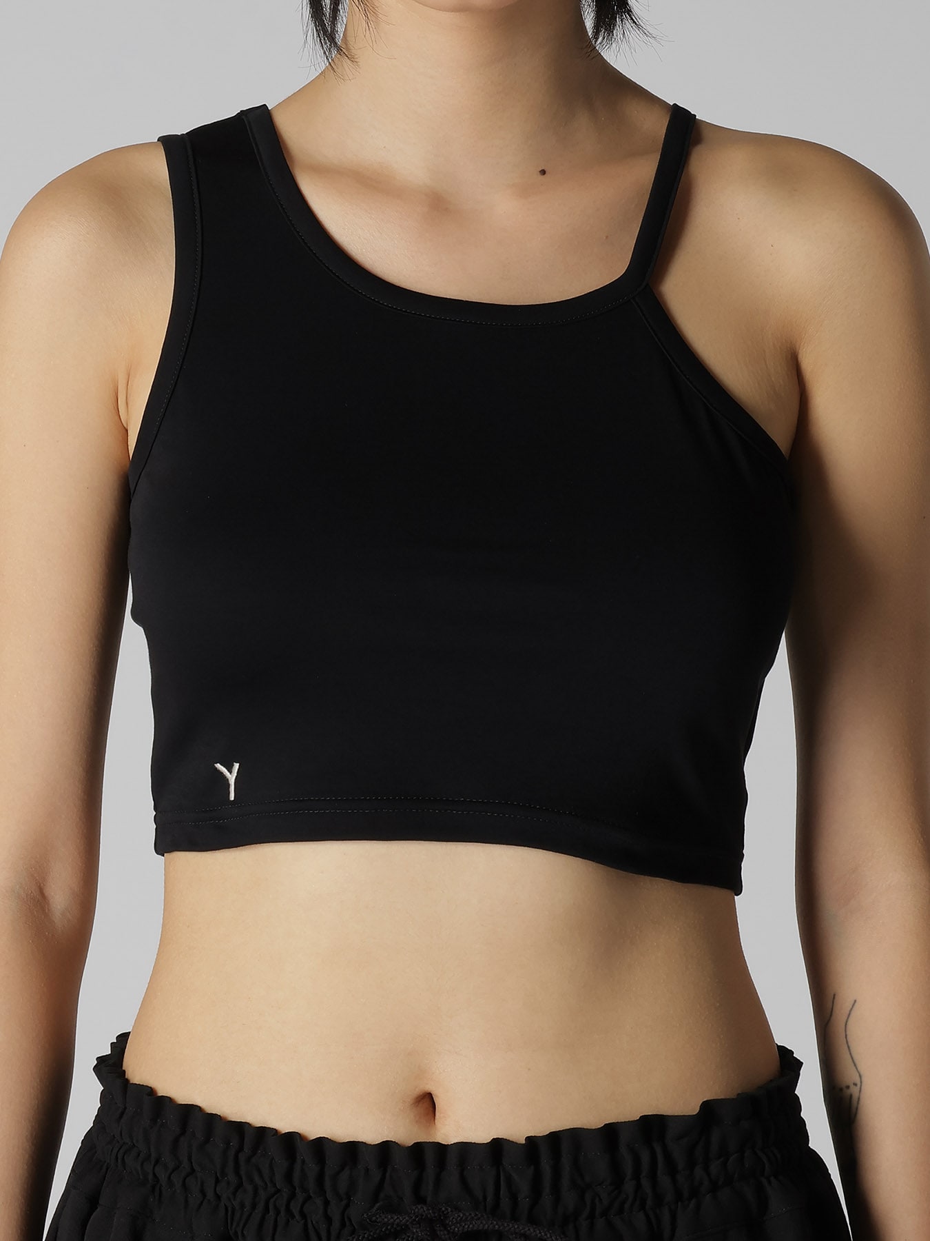 Y" EMBROIDERY CROPPED TEE