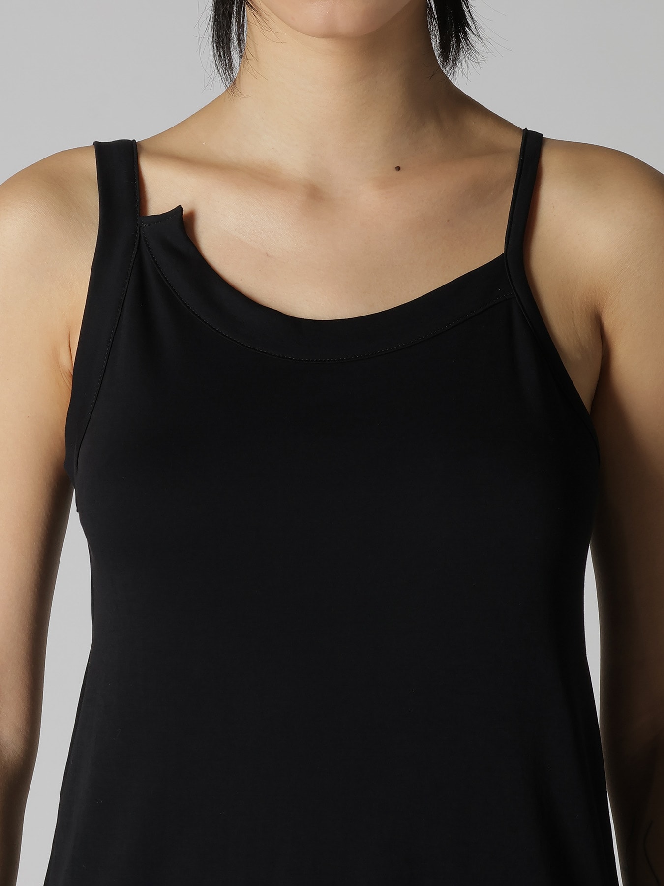 Y" EMBROIDERY SLEEVELESS LONG TEE