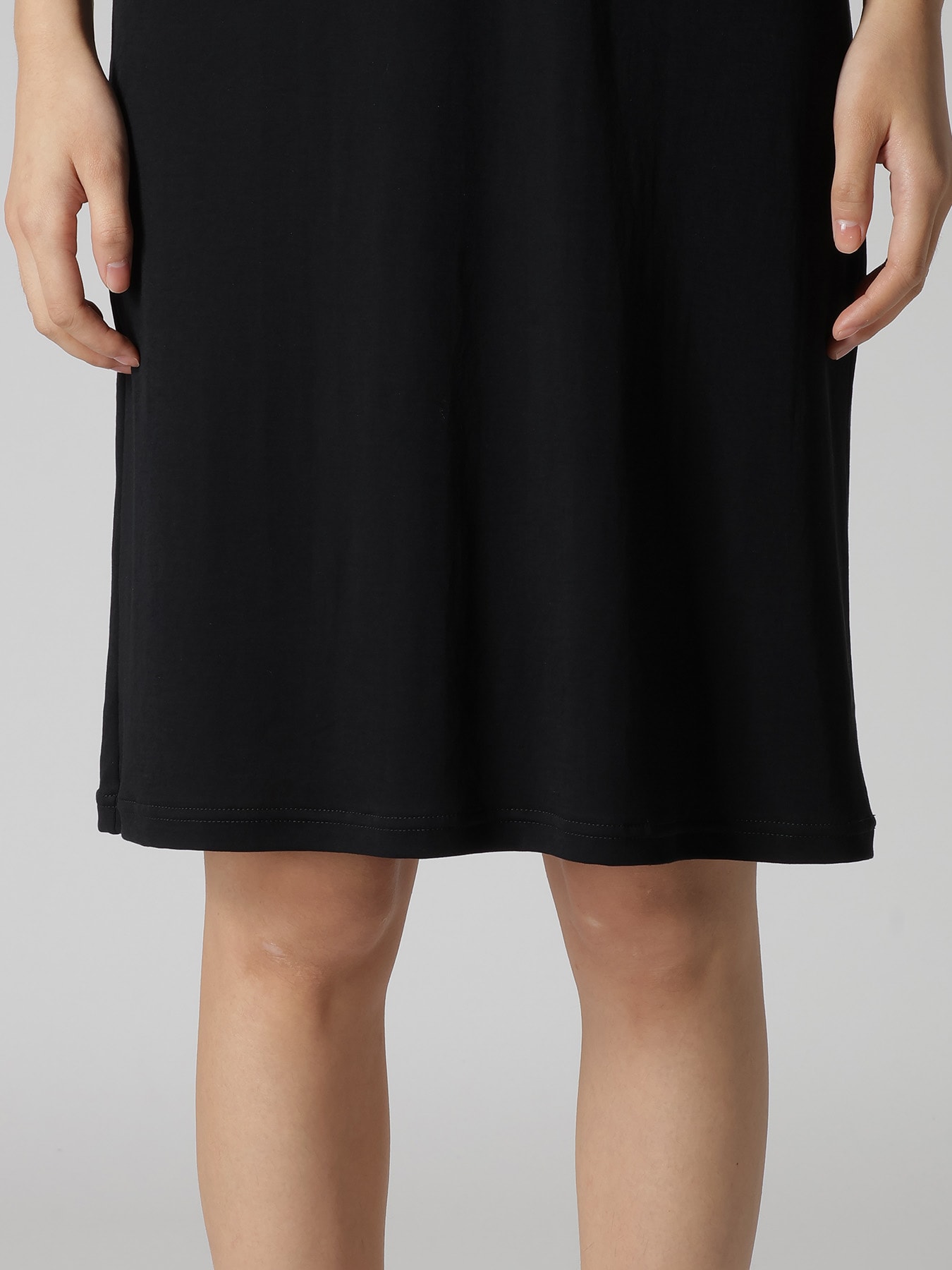 Y" EMBROIDERY SLEEVELESS LONG TEE