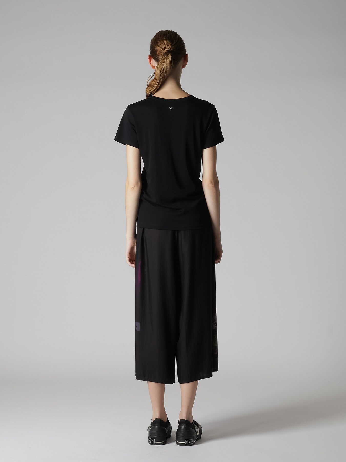 "Y" EMBROIDERY CLASSIC SHORT SLEEVE TEE