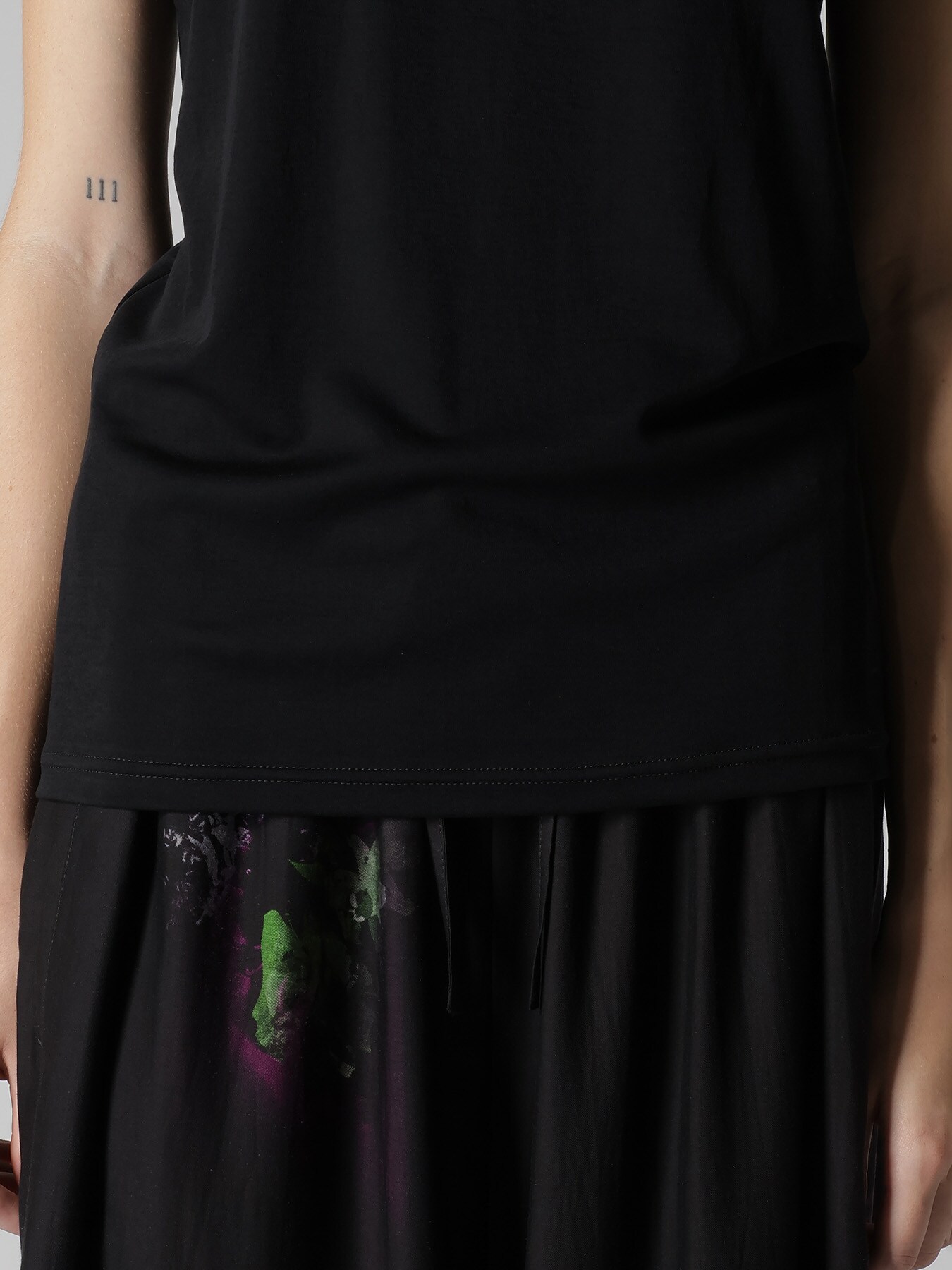 "Y" EMBROIDERY CLASSIC SHORT SLEEVE TEE