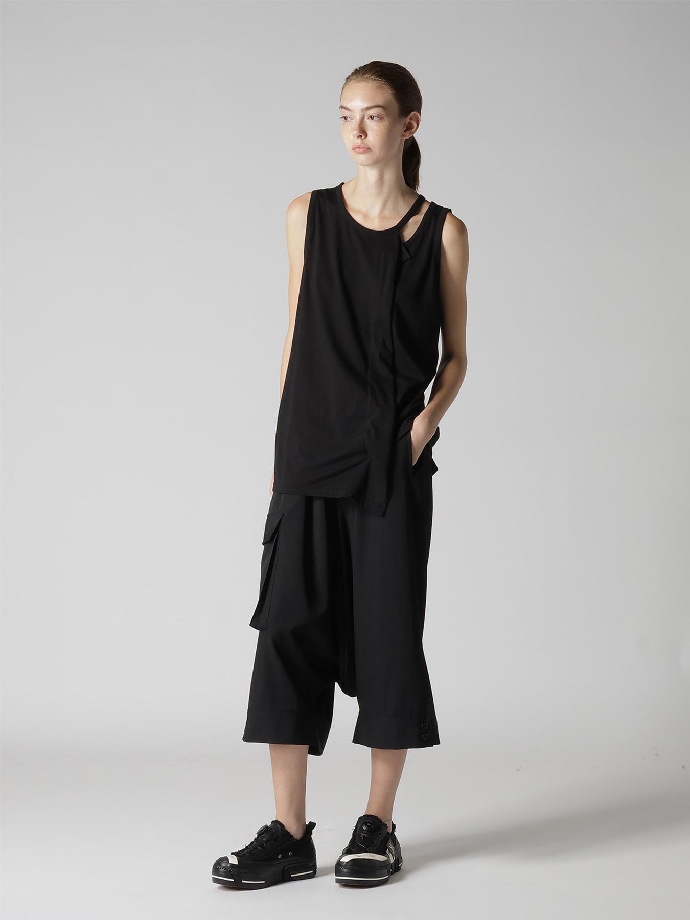 COTTON JERSEY ASYMMETRIC SLEEVLESS TEE