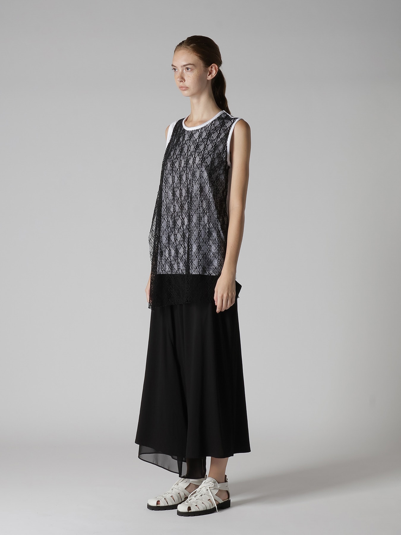 LACE COMBINATION SLEEVELESS TEE