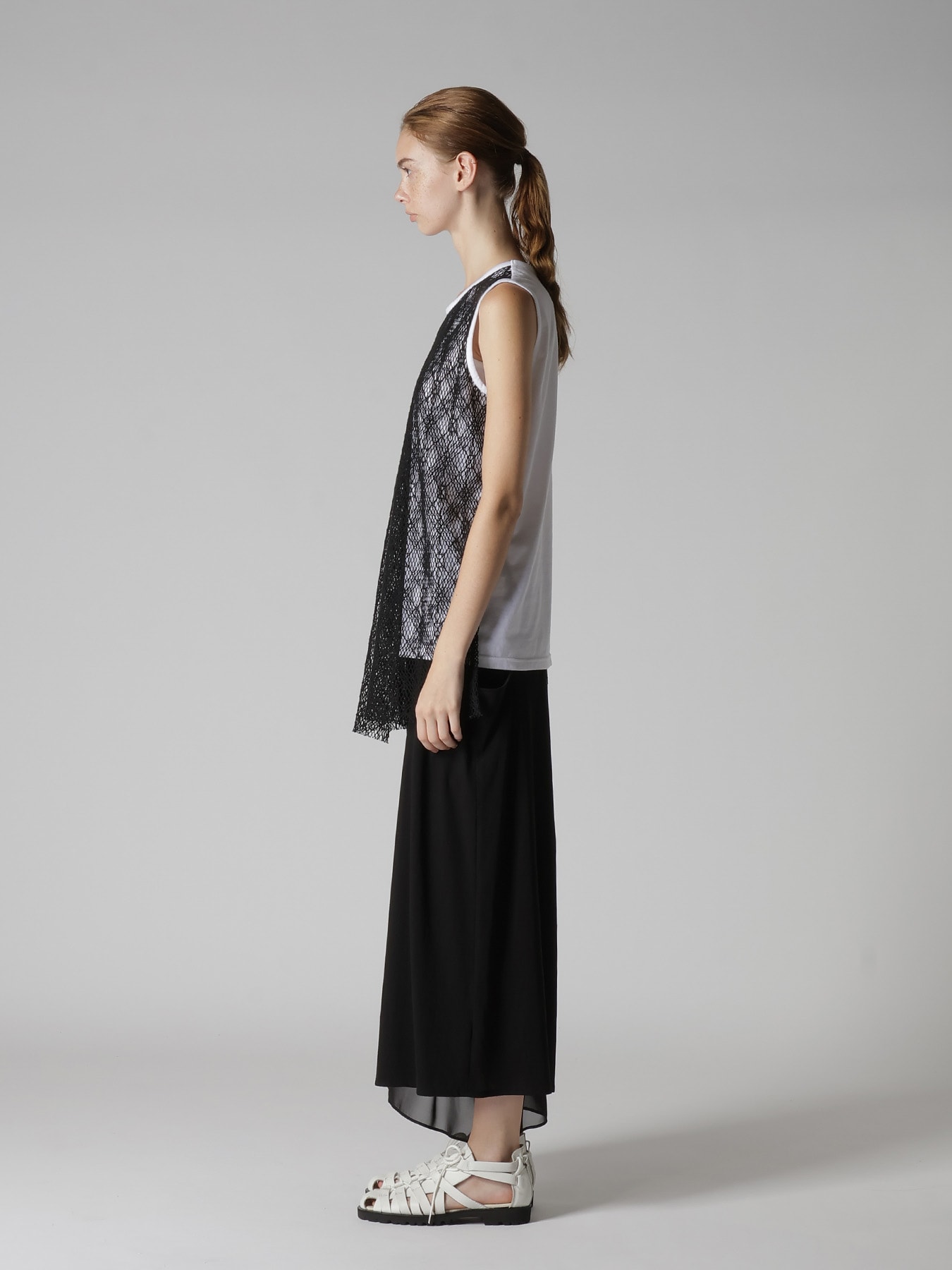 LACE COMBINATION SLEEVELESS TEE