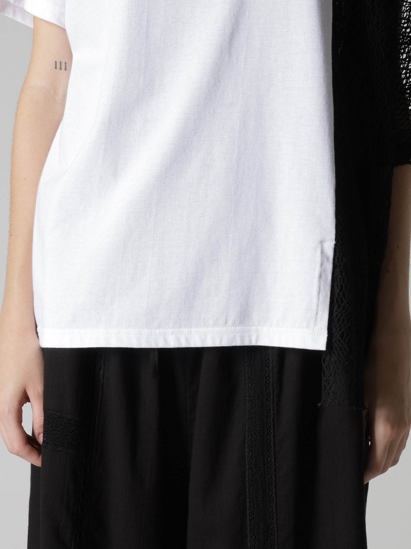 LACE COMBINATION HALF SLEEVE TEE