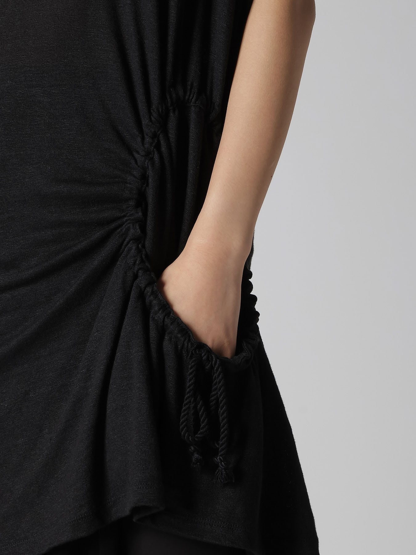 LINEN JERSEY SHIRRING POCKET TEE