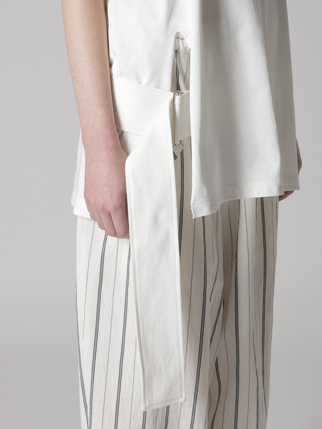 COTTON JERSEY SLIT SHORT SLEEVE TEE