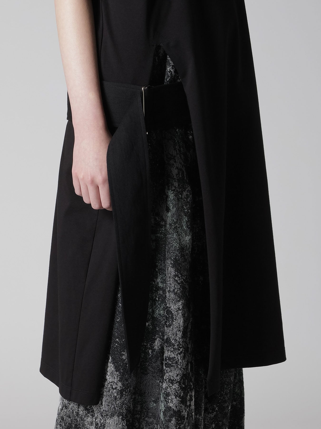 COTTON JERSEY SLIT SHORT SLEEVE LONG TEE