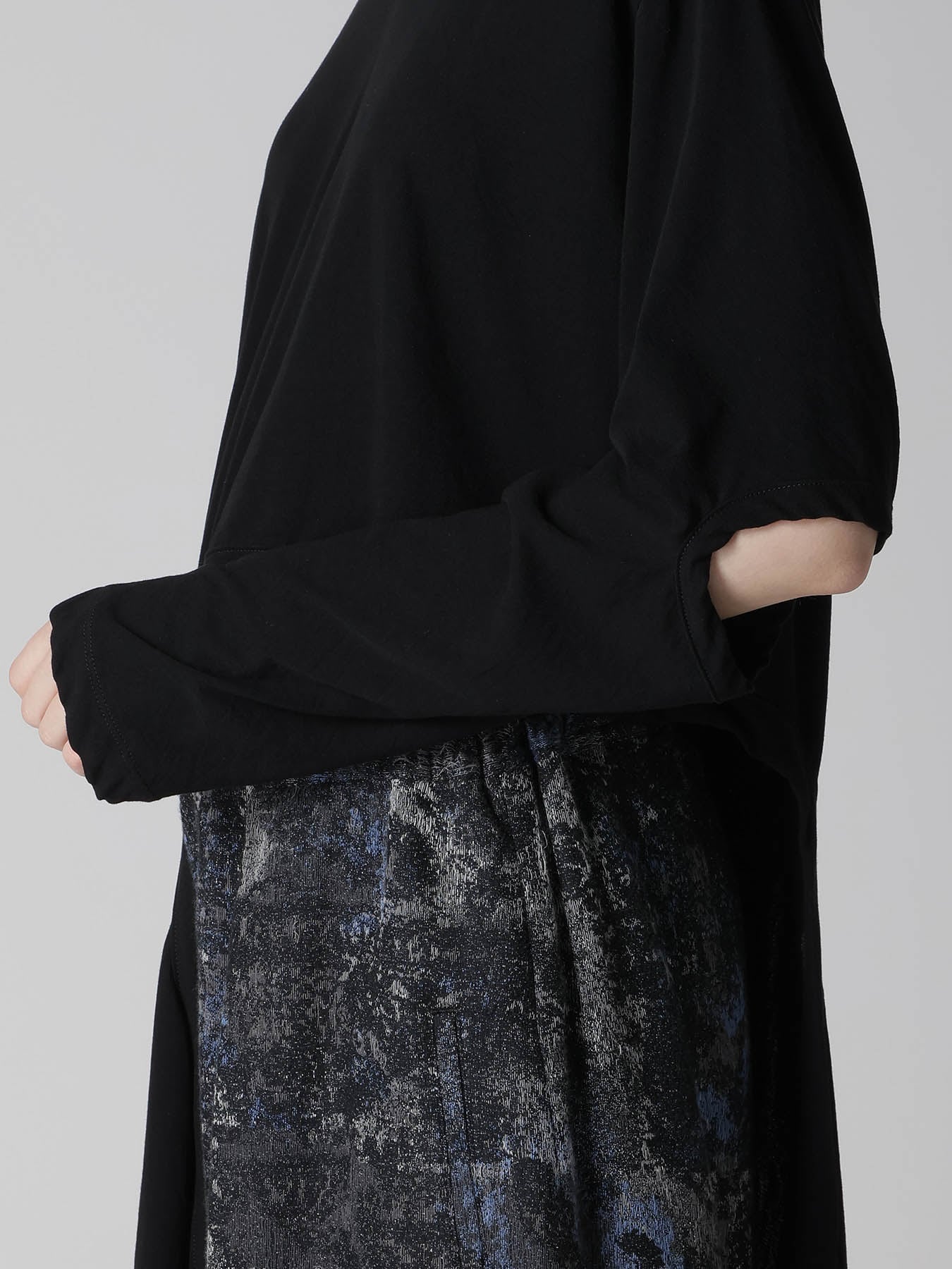 HARD-TWISTED JERSEY HOLLOW LONG SLEEVE TEE