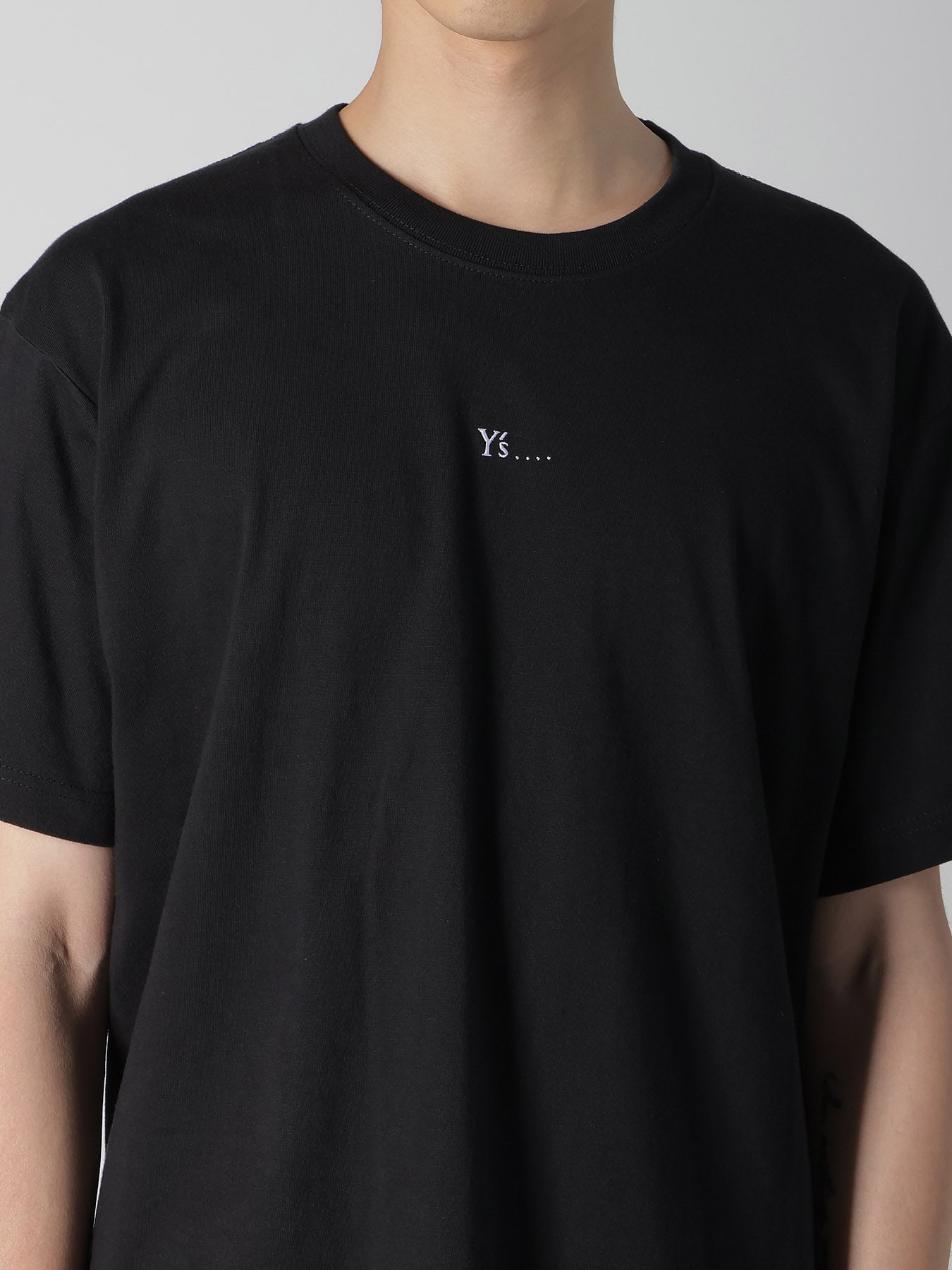6.2 OZEMBROIDED LOGO TEE