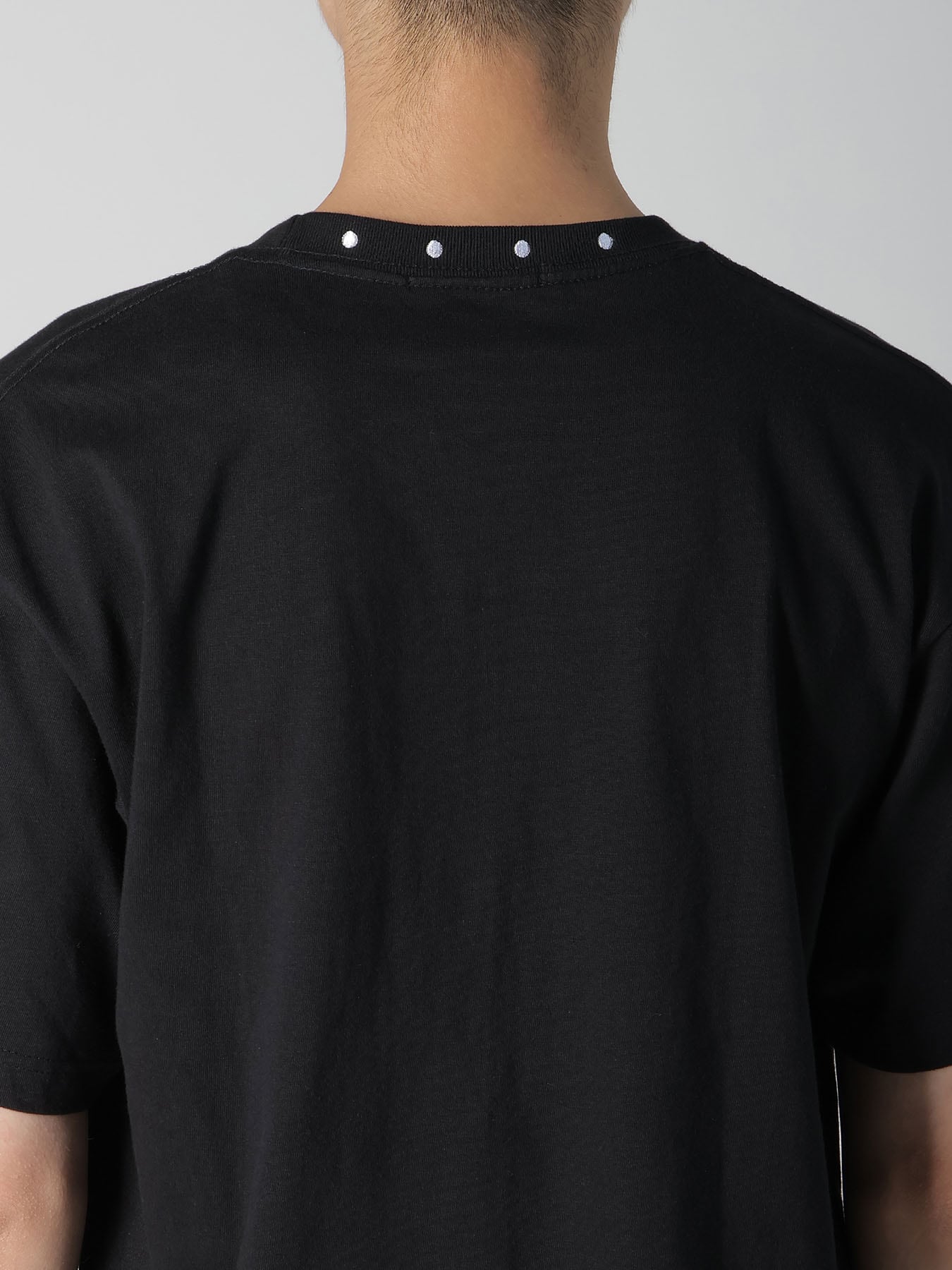 6.2 OZEMBROIDED LOGO TEE