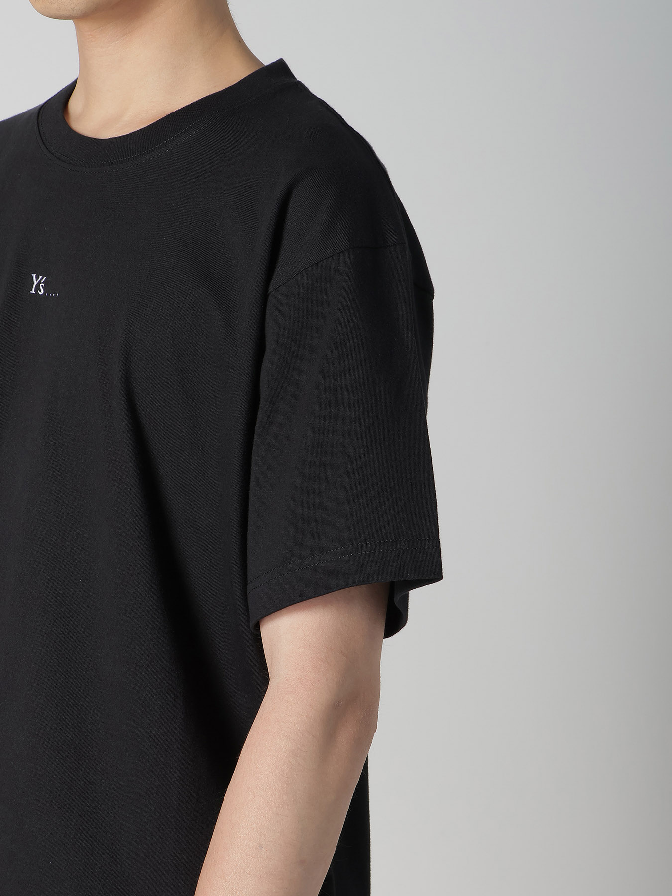 6.2 OZEMBROIDED LOGO TEE