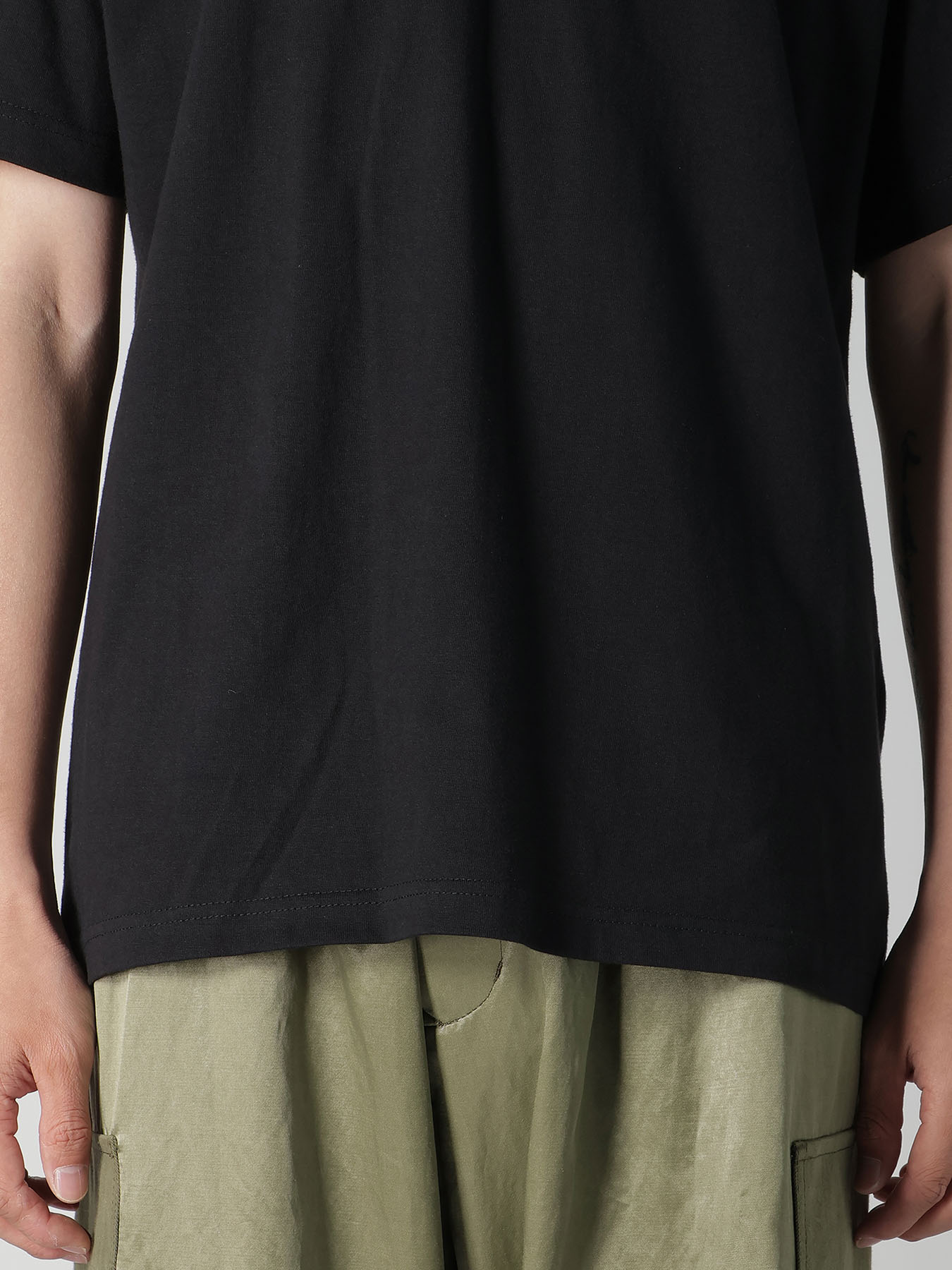 6.2 OZEMBROIDED LOGO TEE