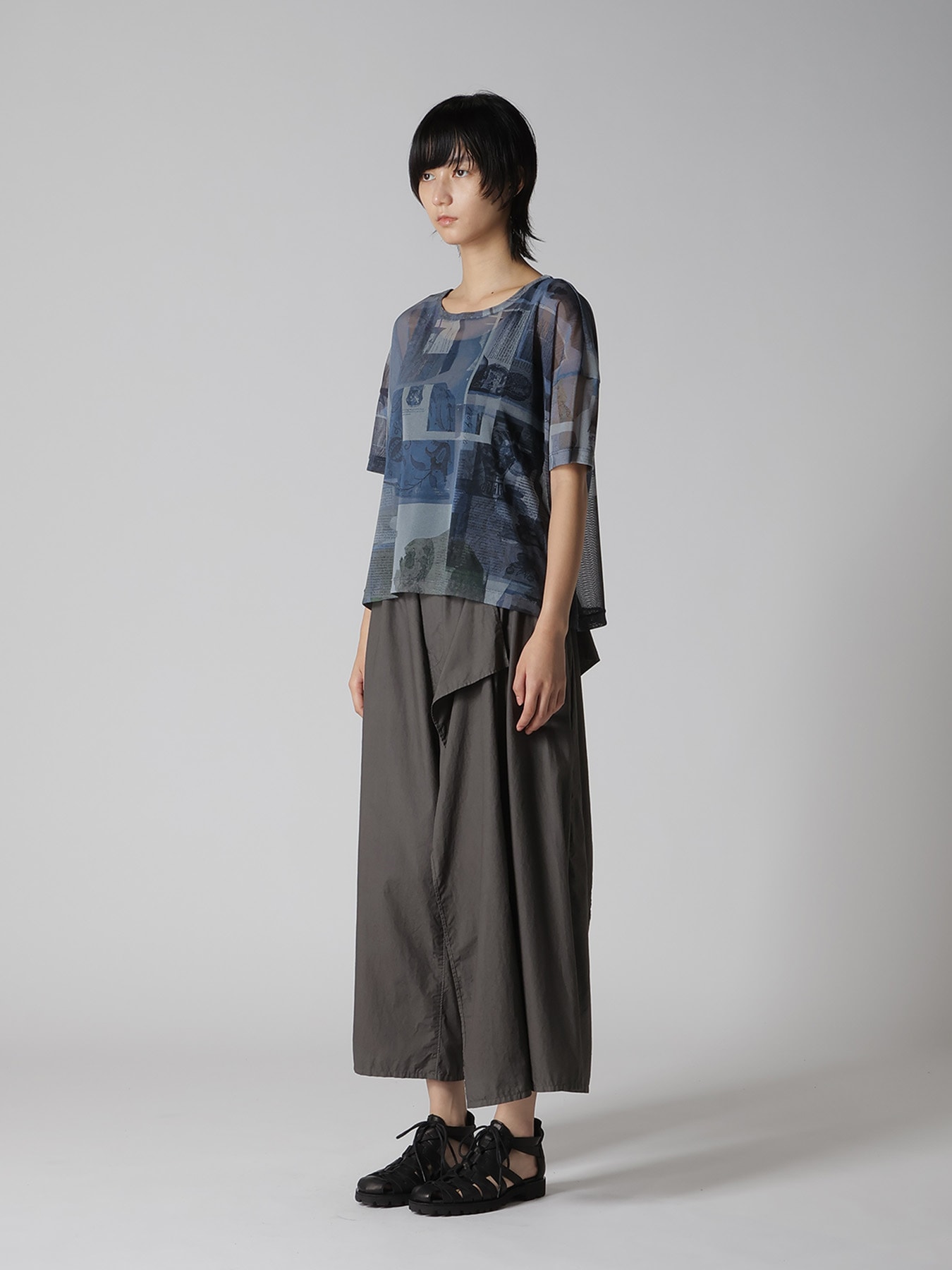 TULLE VASE COLLAGE PRINT ROUND NECK LOOSE TEE