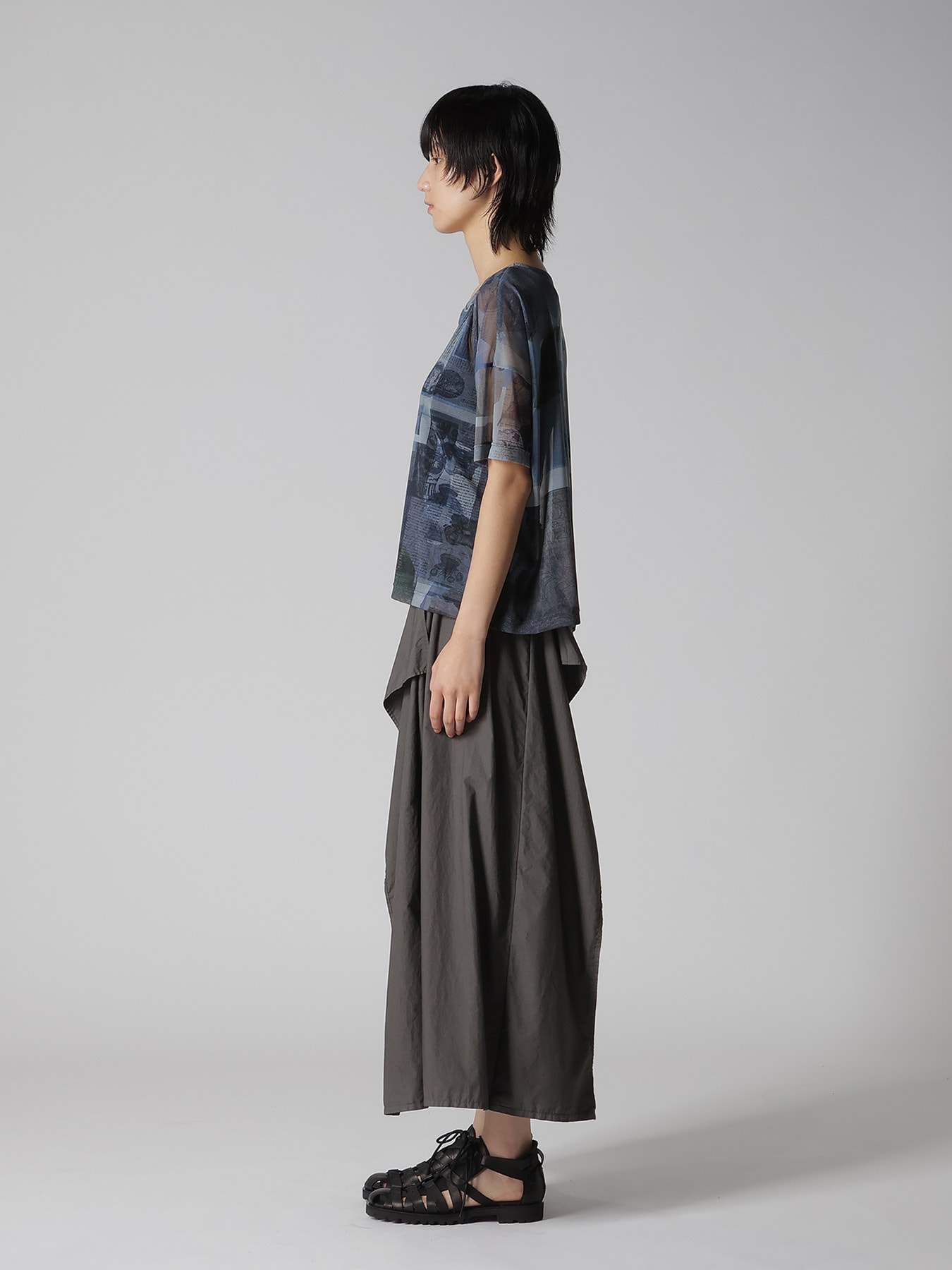 TULLE VASE COLLAGE PRINT ROUND NECK LOOSE TEE