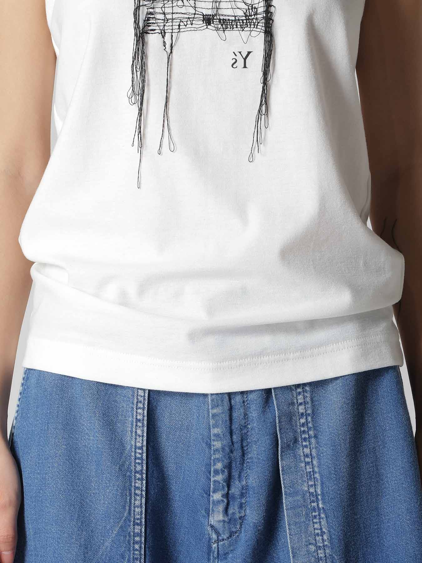 RANDOM STITCH EMBROIDERY SLEEVELESS TEE