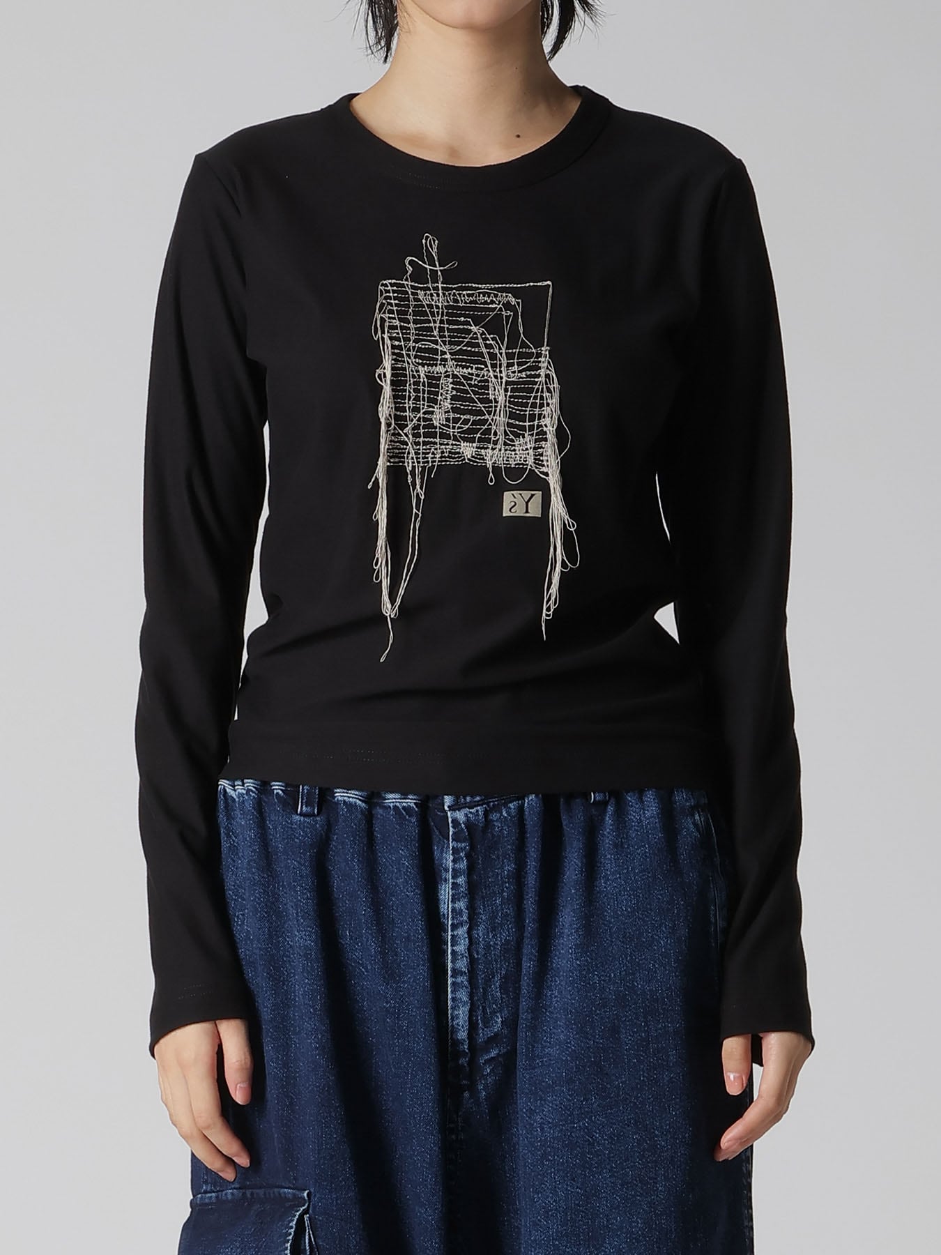 RANDOM STITCH EMBROIDERY LONG SLEEVE TEE