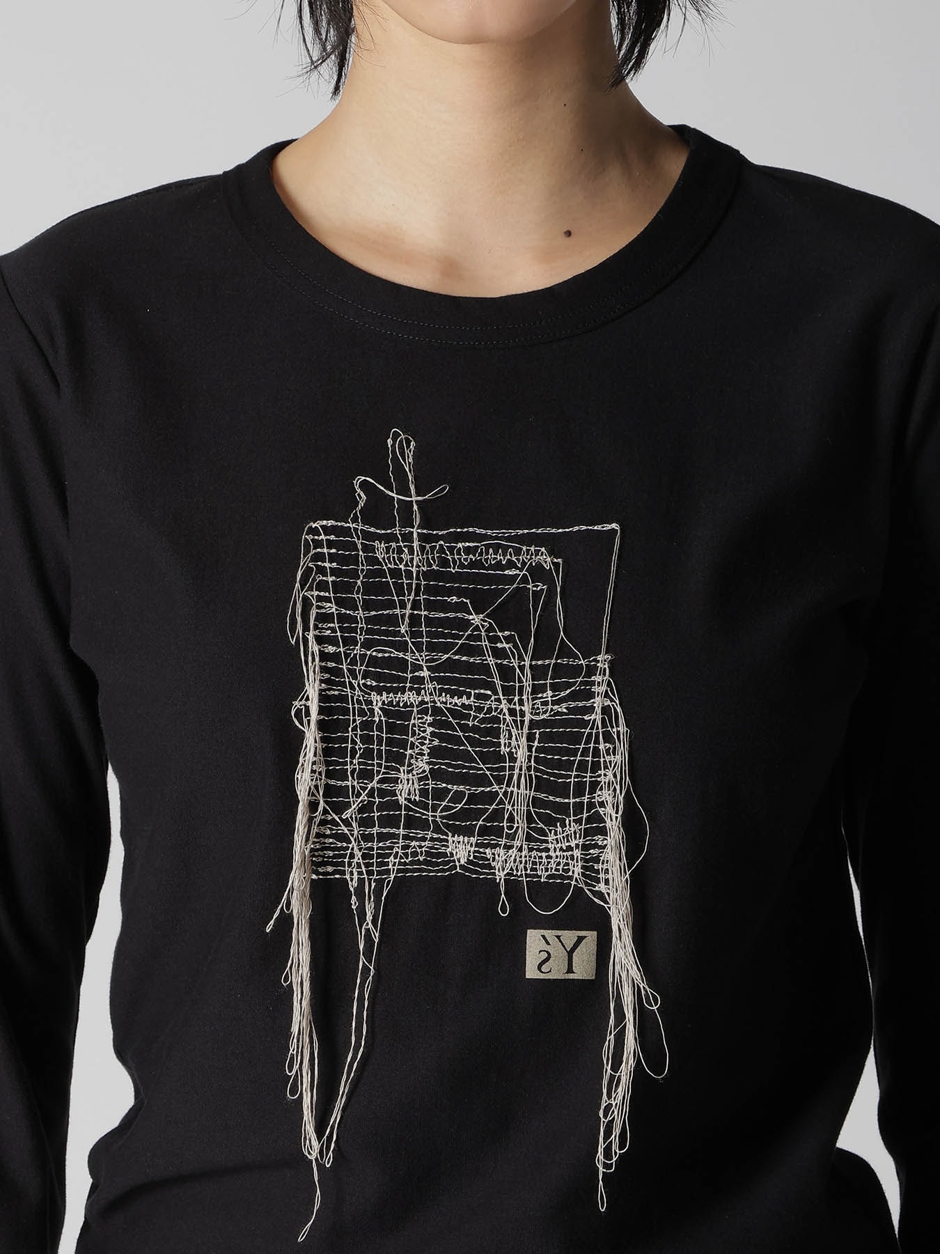 RANDOM STITCH EMBROIDERY LONG SLEEVE TEE