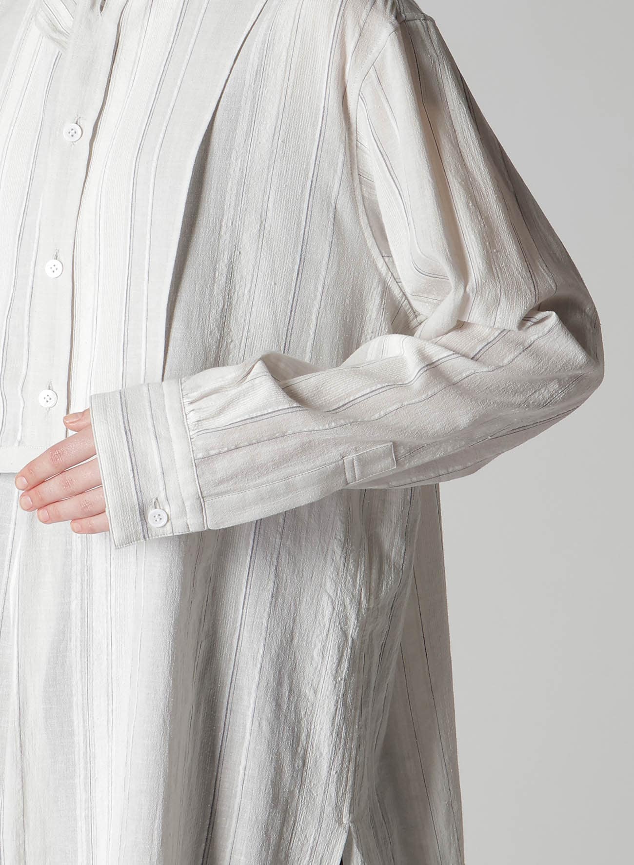 STRIPE SHRINK-FINISH FRONT CLOTH BLOUSE