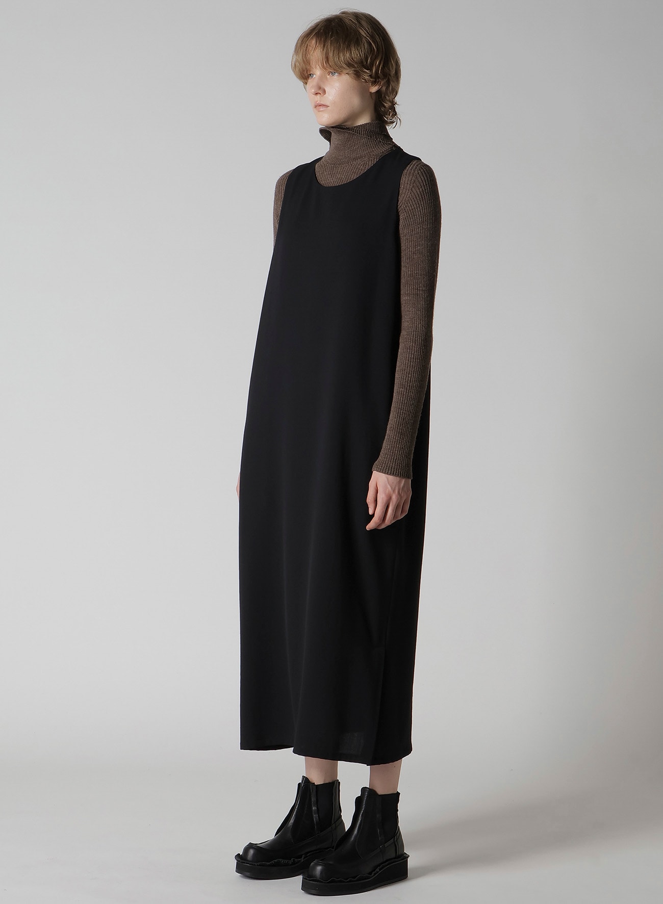 WOOL SERGE SLEEVELESS DRESS