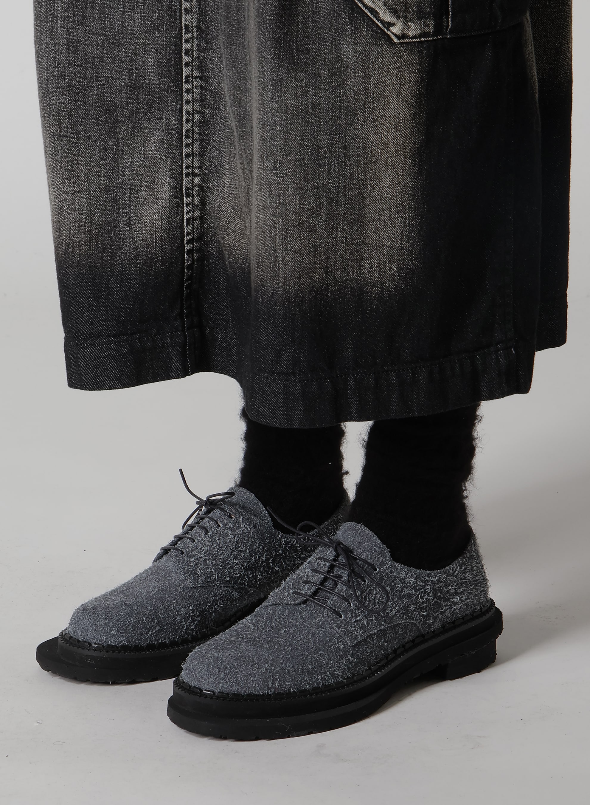 BRUSHED SUEDE TWISTED SHOES