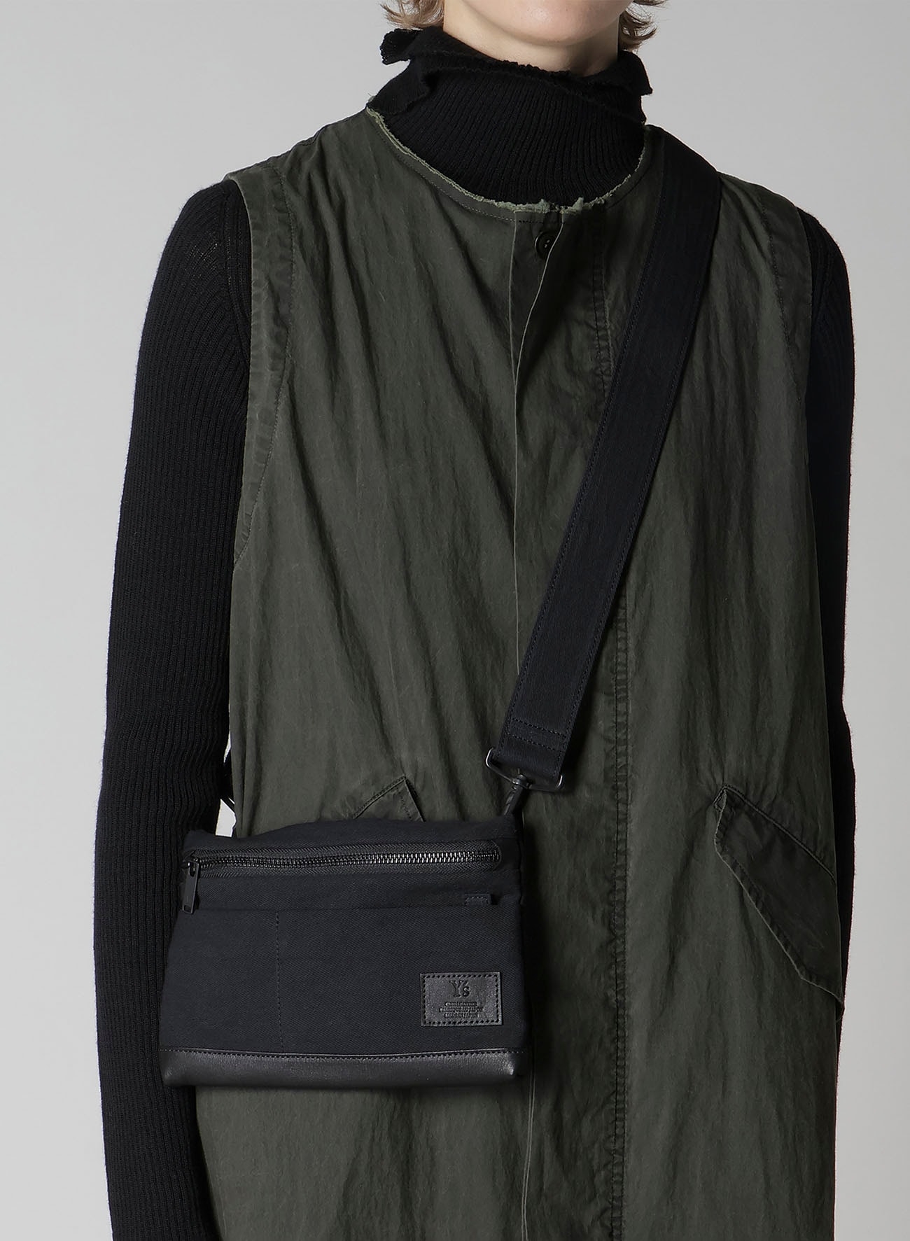 COTTON LINEN TWILL / LEATHER SACOCHE