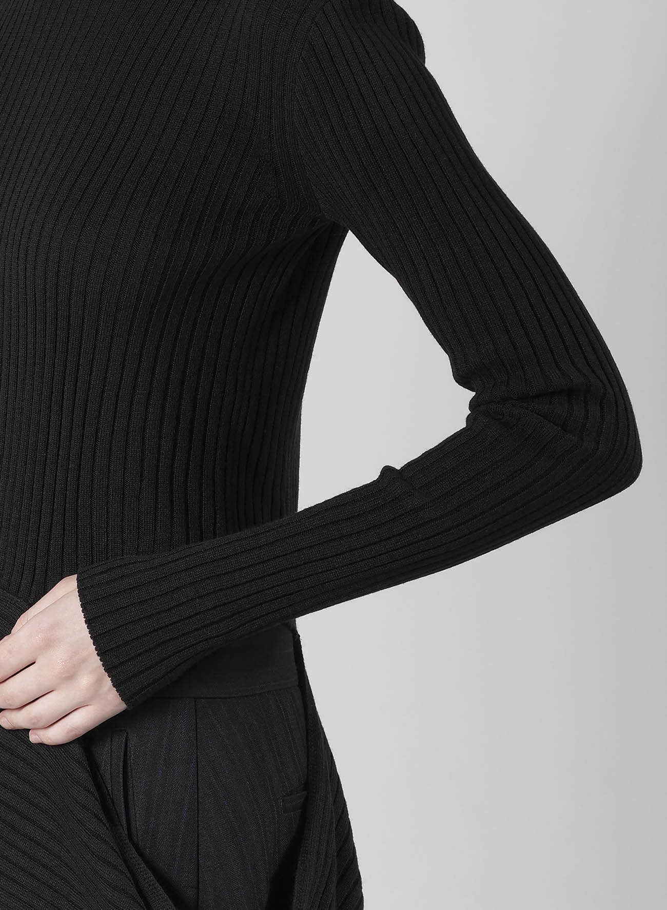 WOOL BREND PANEL KNIT