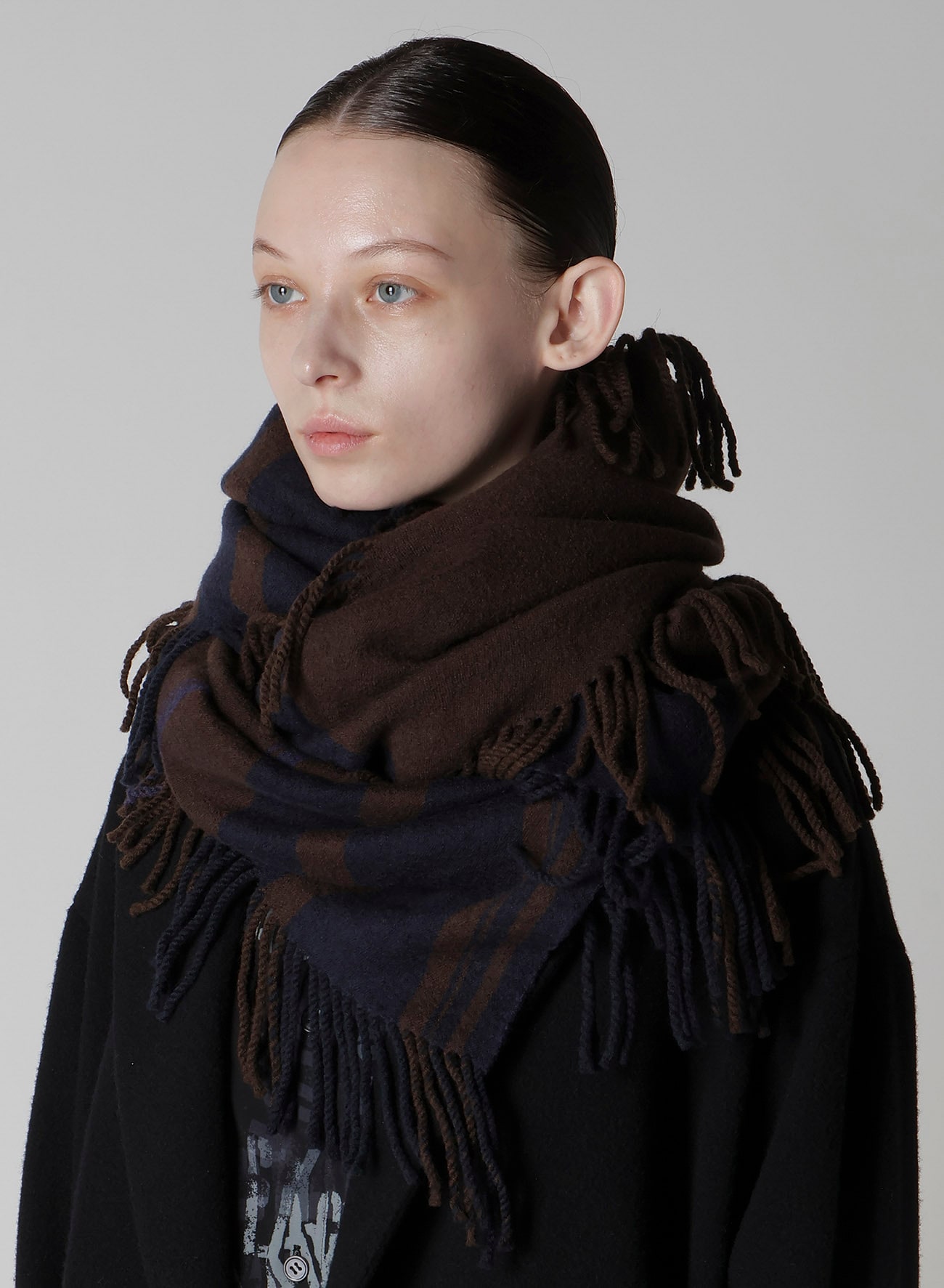 WOOL FRINGE SCARF