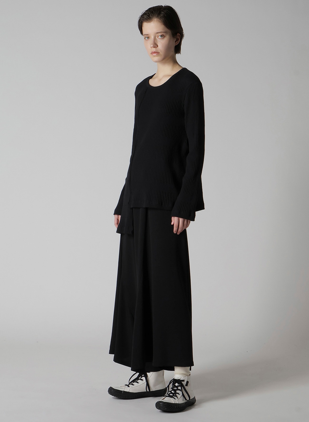 [ ] Tapered Banding Pants ★最安値挑戦★ TA/PE CREPE DE CHINE ASYMMETRIC FLARE PANTS(XS Black): Y's