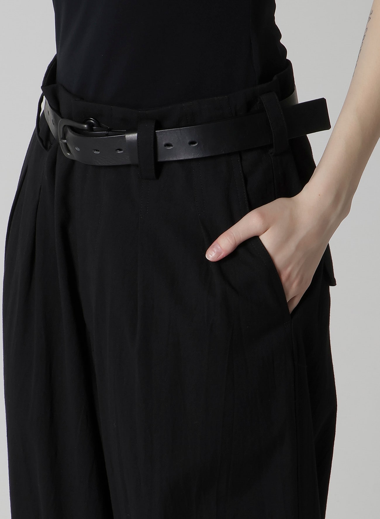 C/RY GABARDINE 2-TUCK SAROUEL PANTS