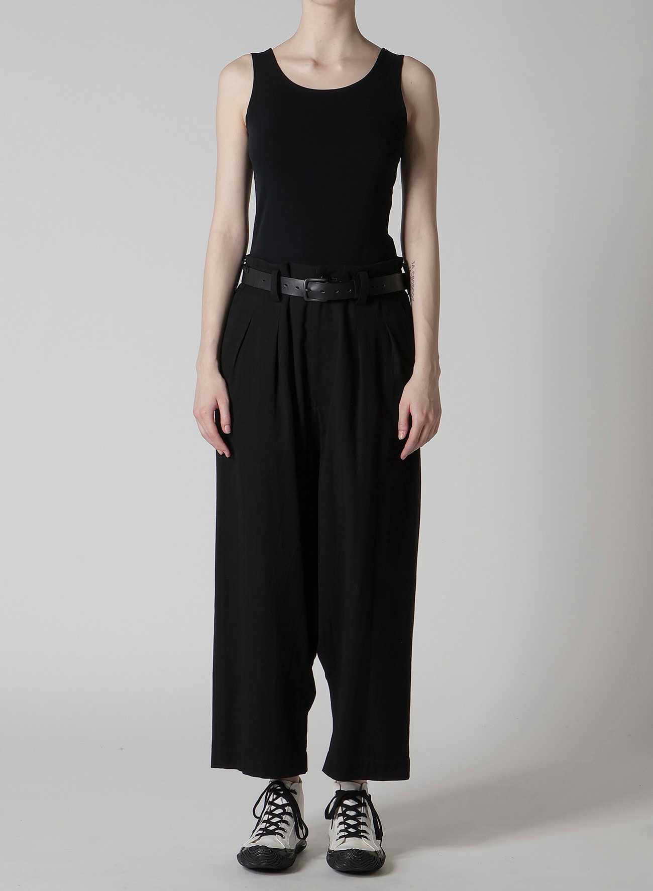 C/RY GABARDINE 2-TUCK SAROUEL PANTS