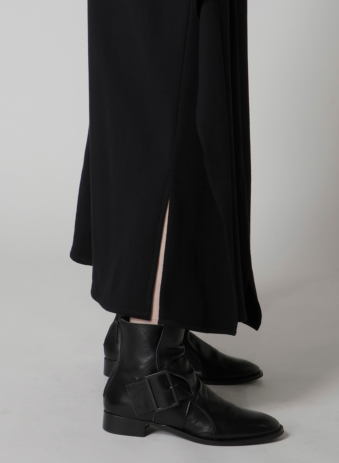 ASYMMETRIC COMBED FLEECE SKIRT