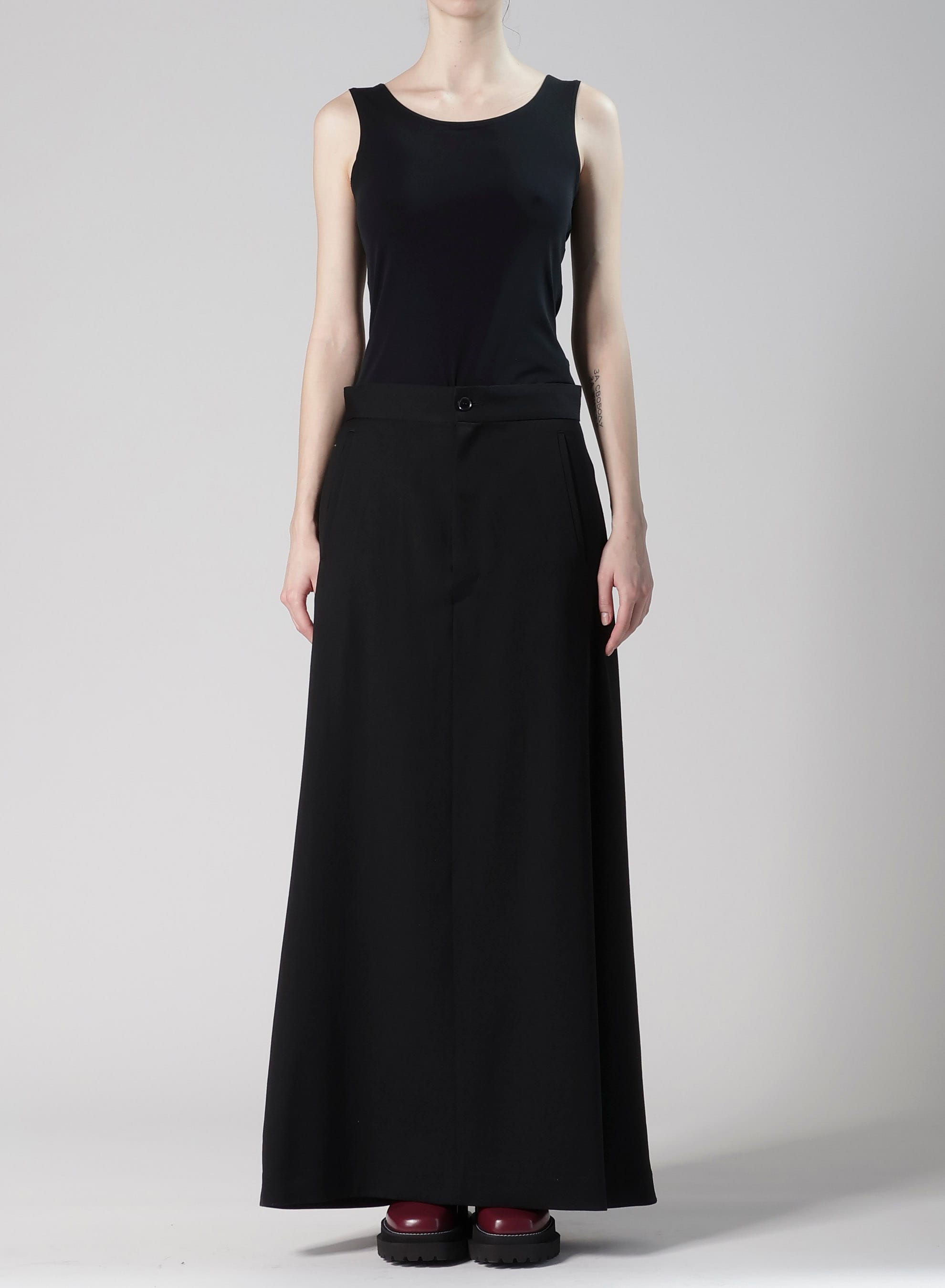 WOOL GABARDINE LINE SKIRT