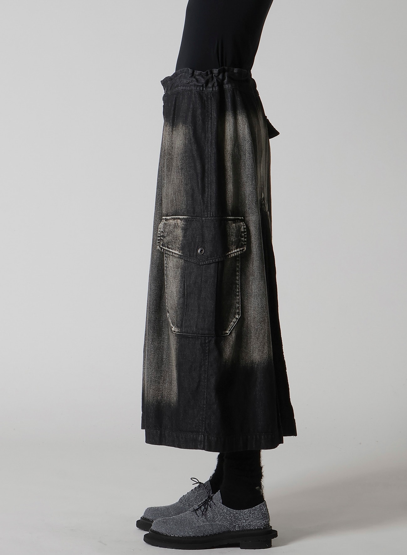 SPOTTED DENIM SIDE POCKET STRAIGHT SKIRT